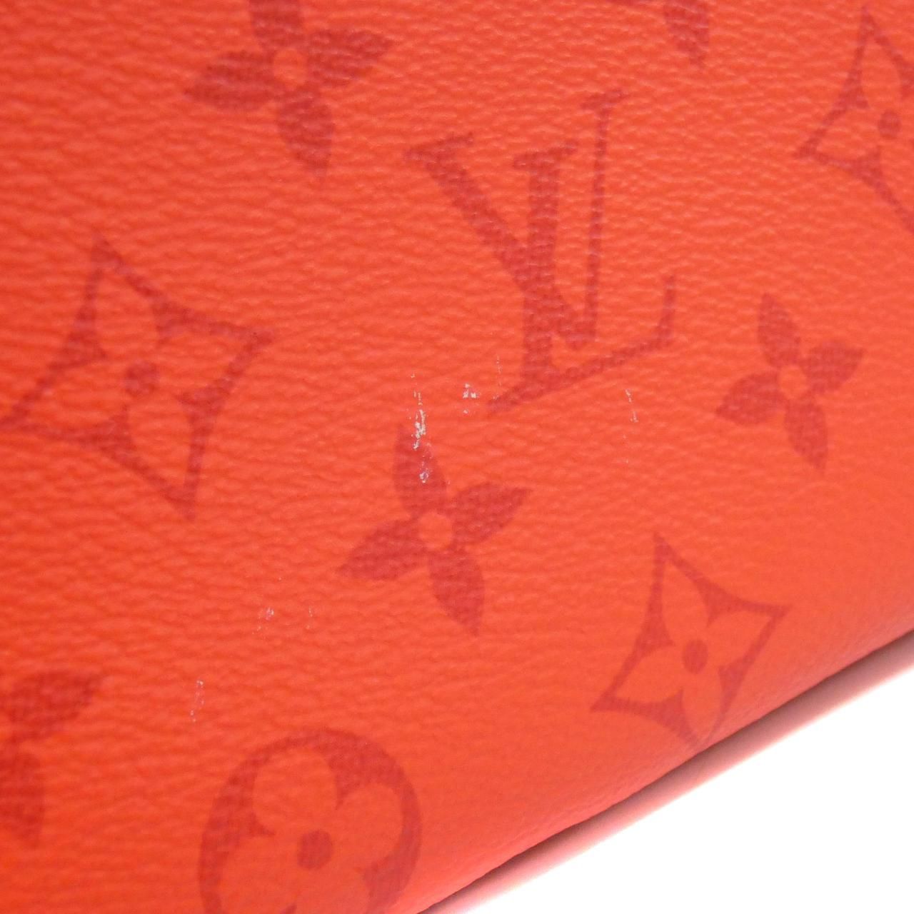 Louis Vuitton Taiga Llama Outdoor Messenger Shoulder Bag — view 5