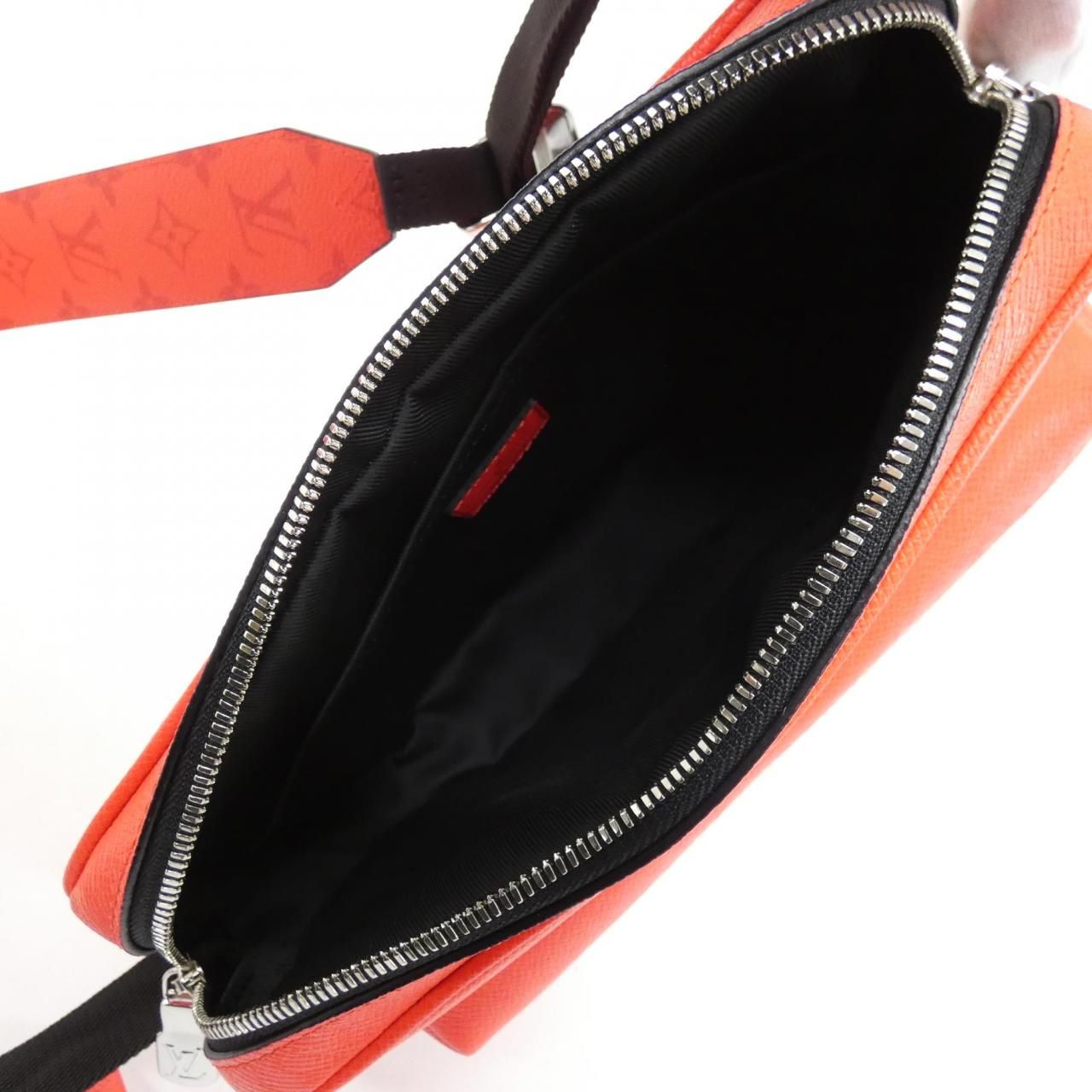 Louis Vuitton Taiga Llama Outdoor Messenger Shoulder Bag — view 7