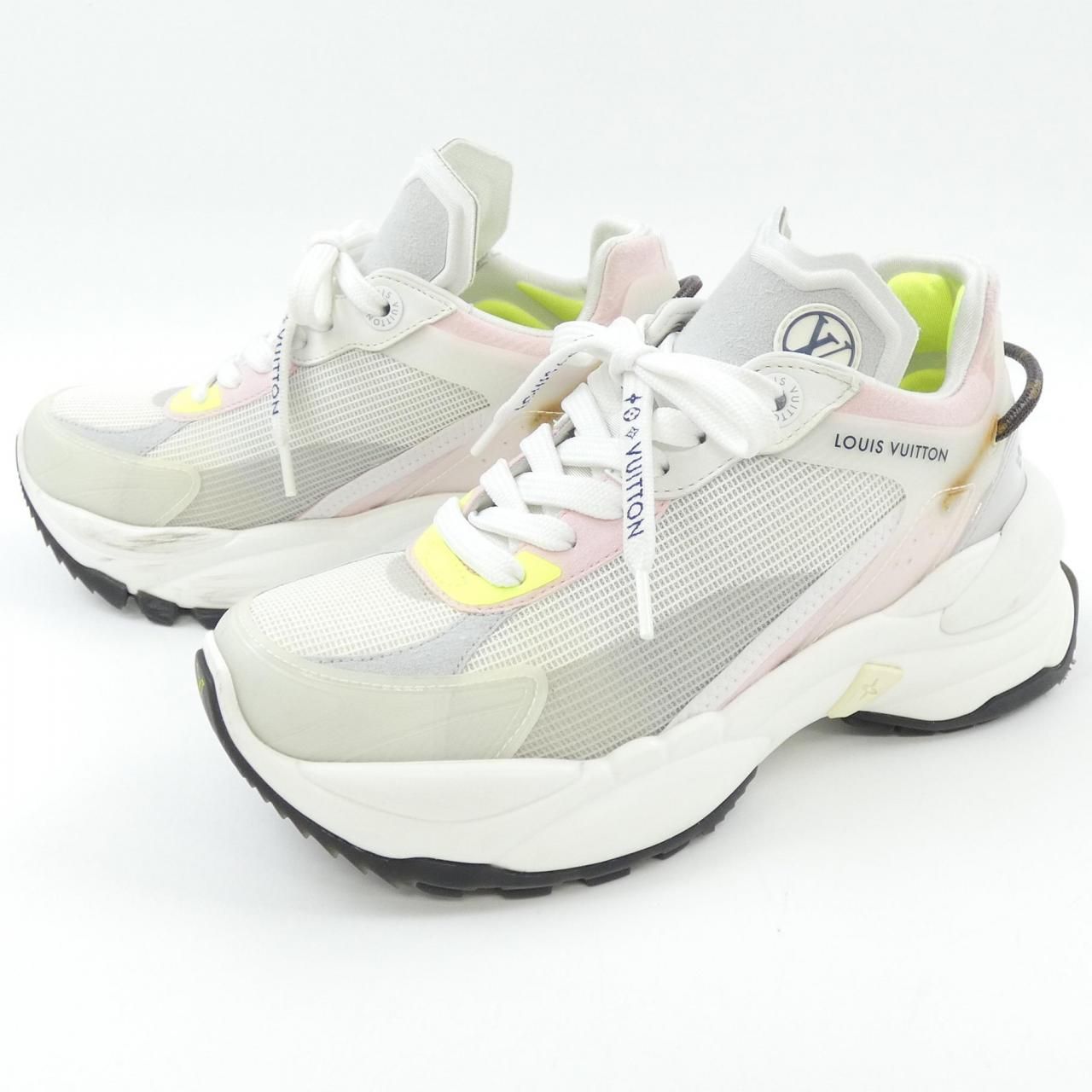 Louis Vuitton Run Sneakers — view 3