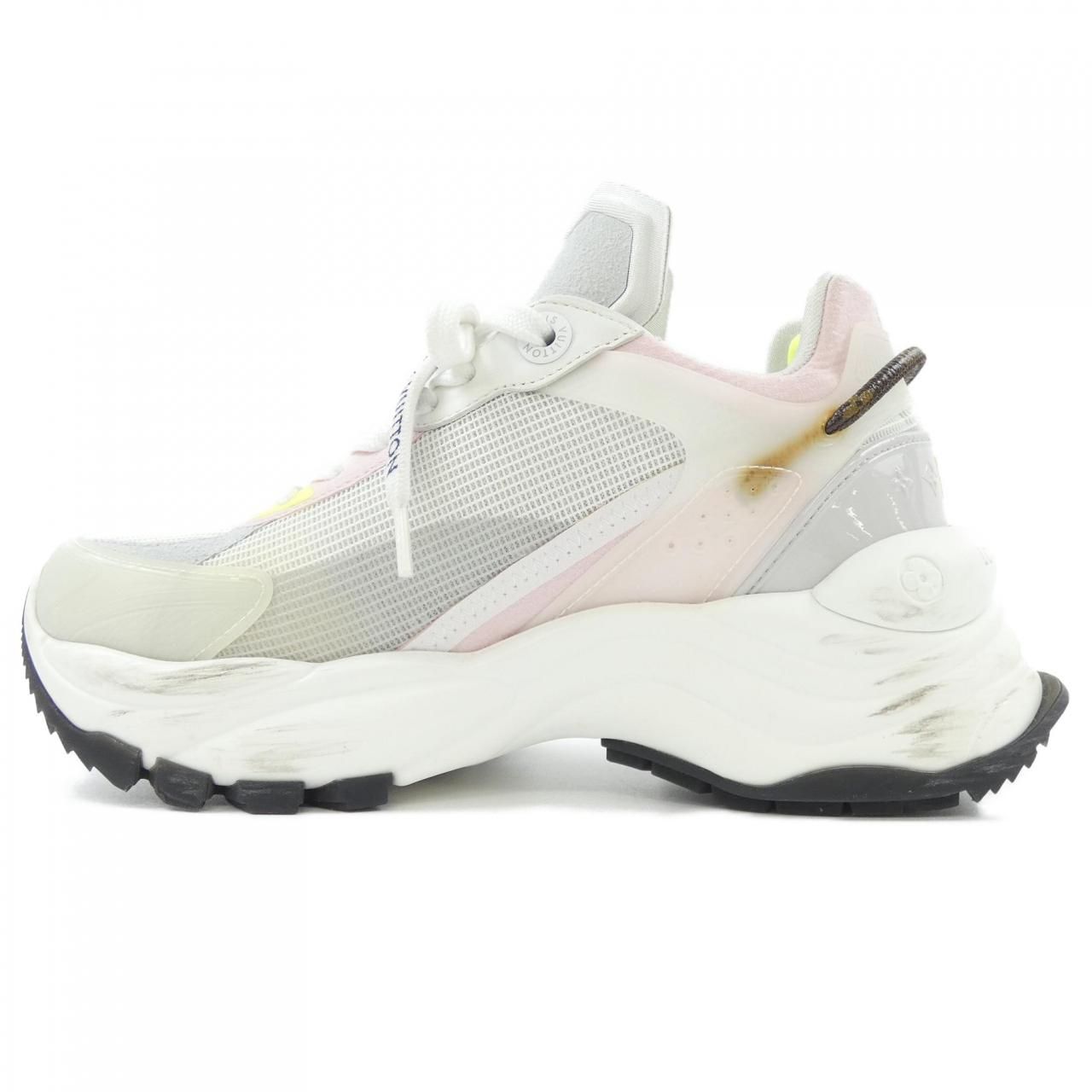 Louis Vuitton Run Sneakers — view 2