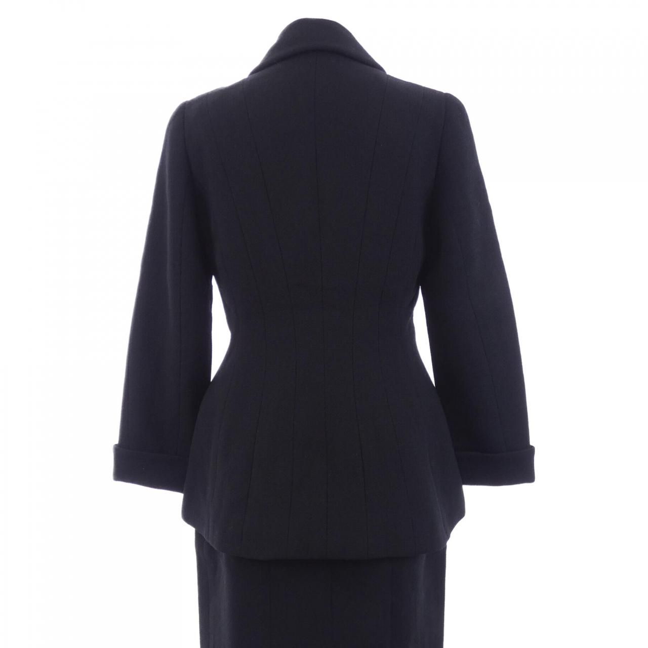 Chanel Vintage Suit Black — view 2