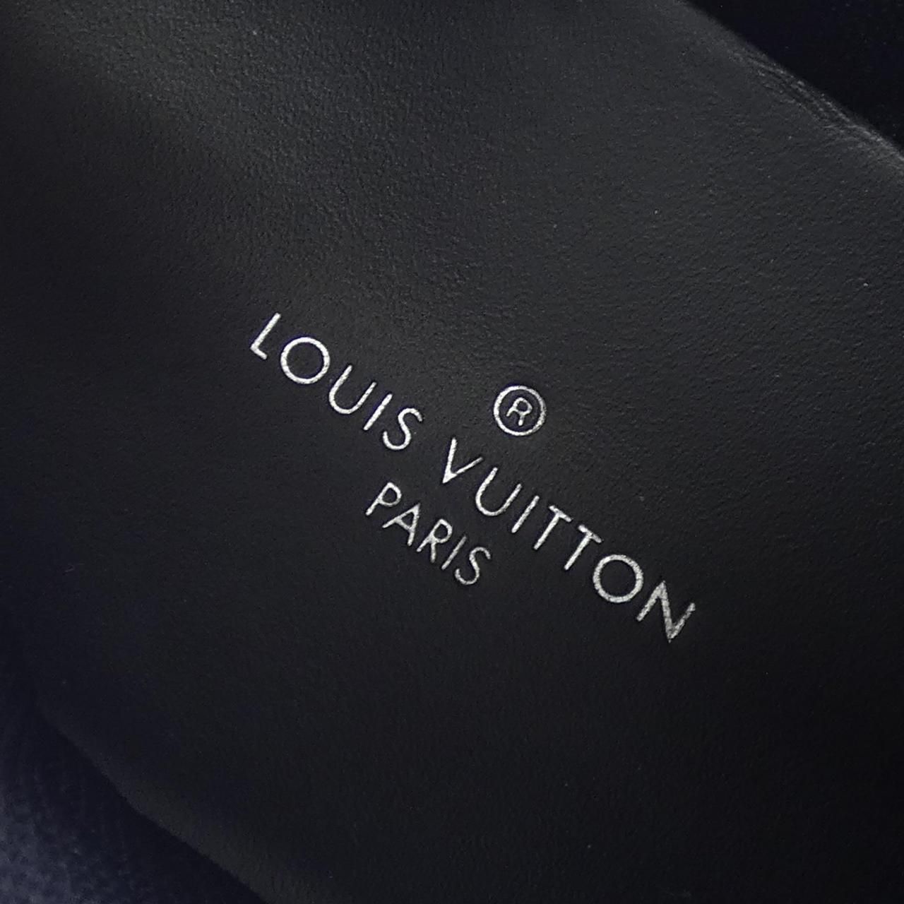 Louis Vuitton Patent Monogram Canvas Akurite Line Sneakers — view 6