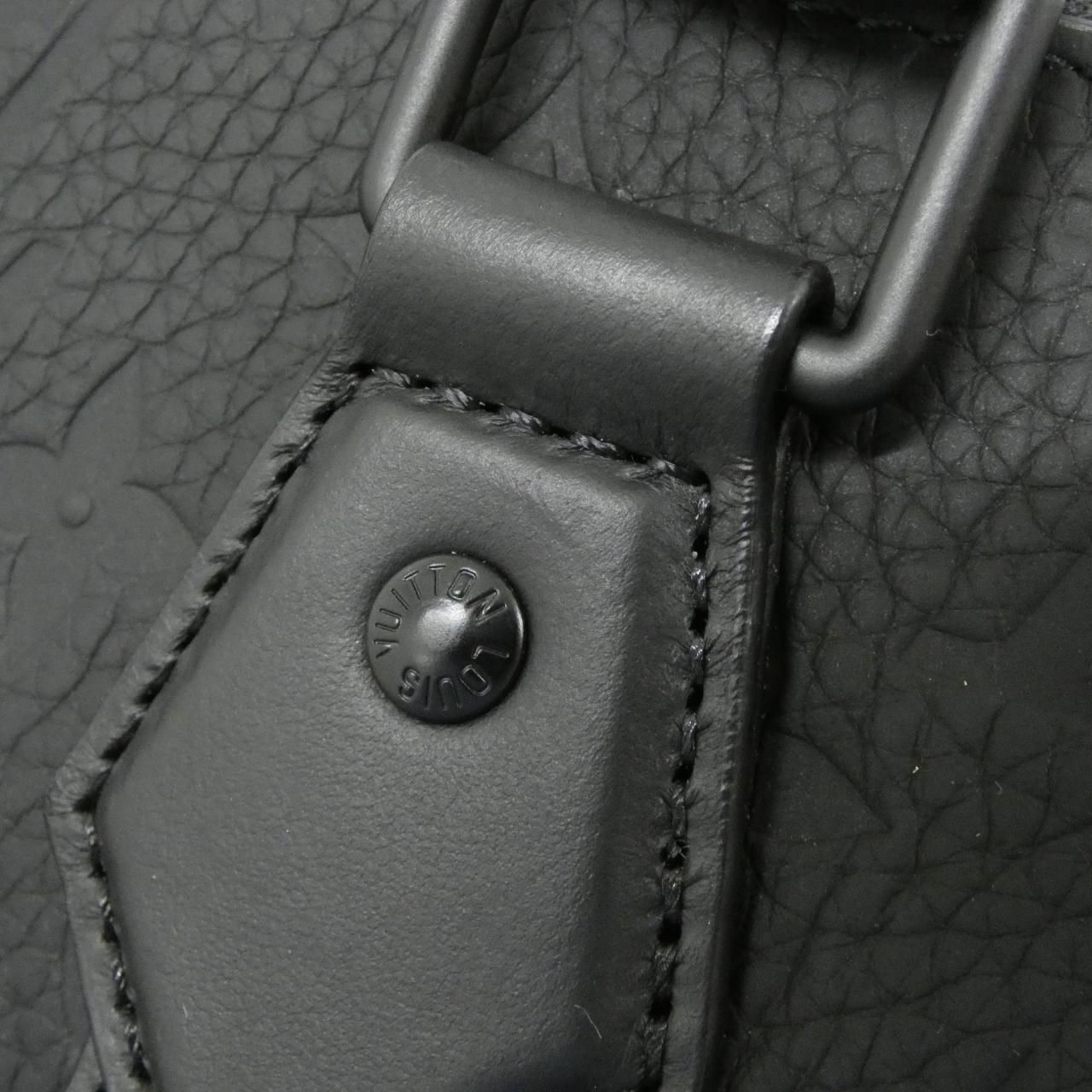 Louis Vuitton Taurillon Monogram Sac Plat Cross Bag — view 4