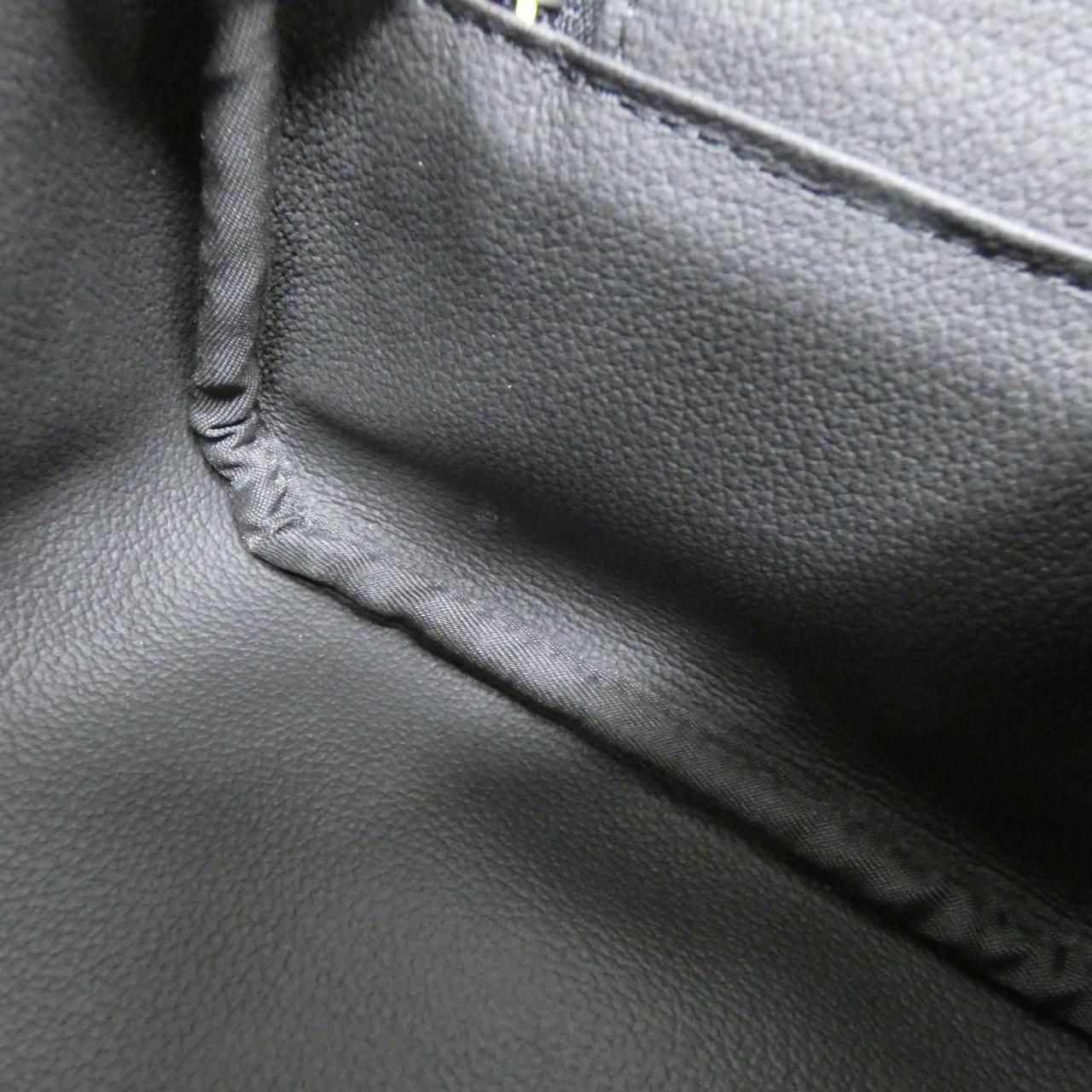 Louis Vuitton Taiga Llama Dopp Kit Pouch — view 9
