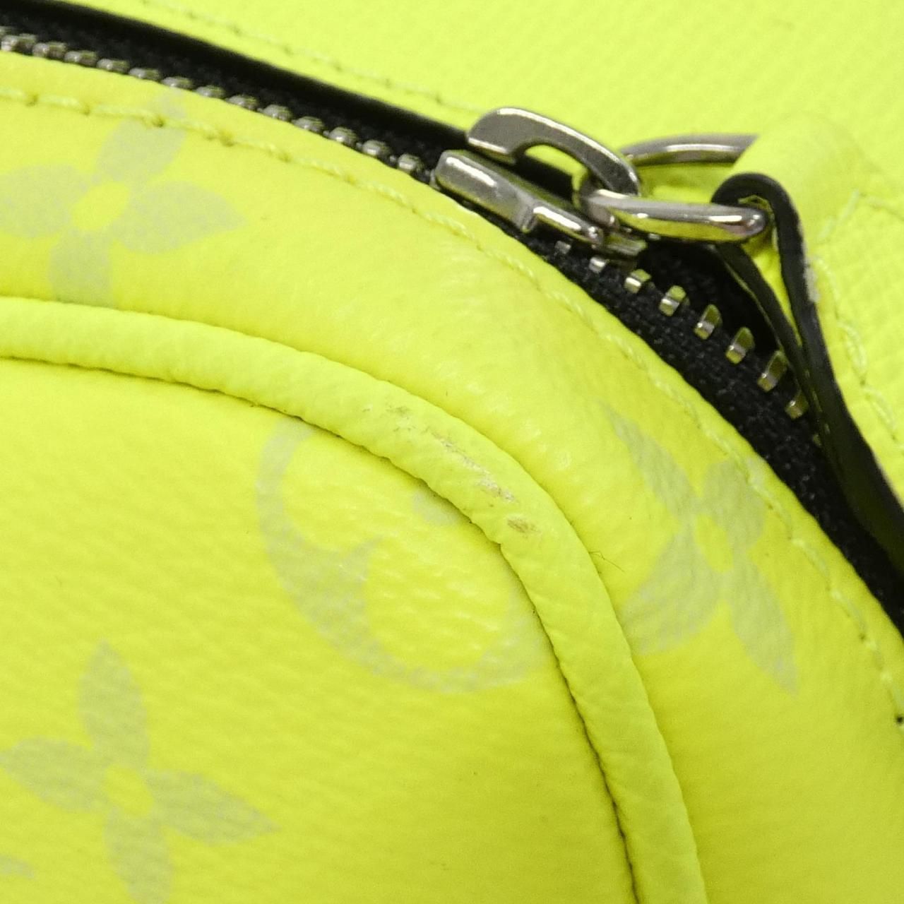 Louis Vuitton Taiga Llama Dopp Kit Pouch — view 6