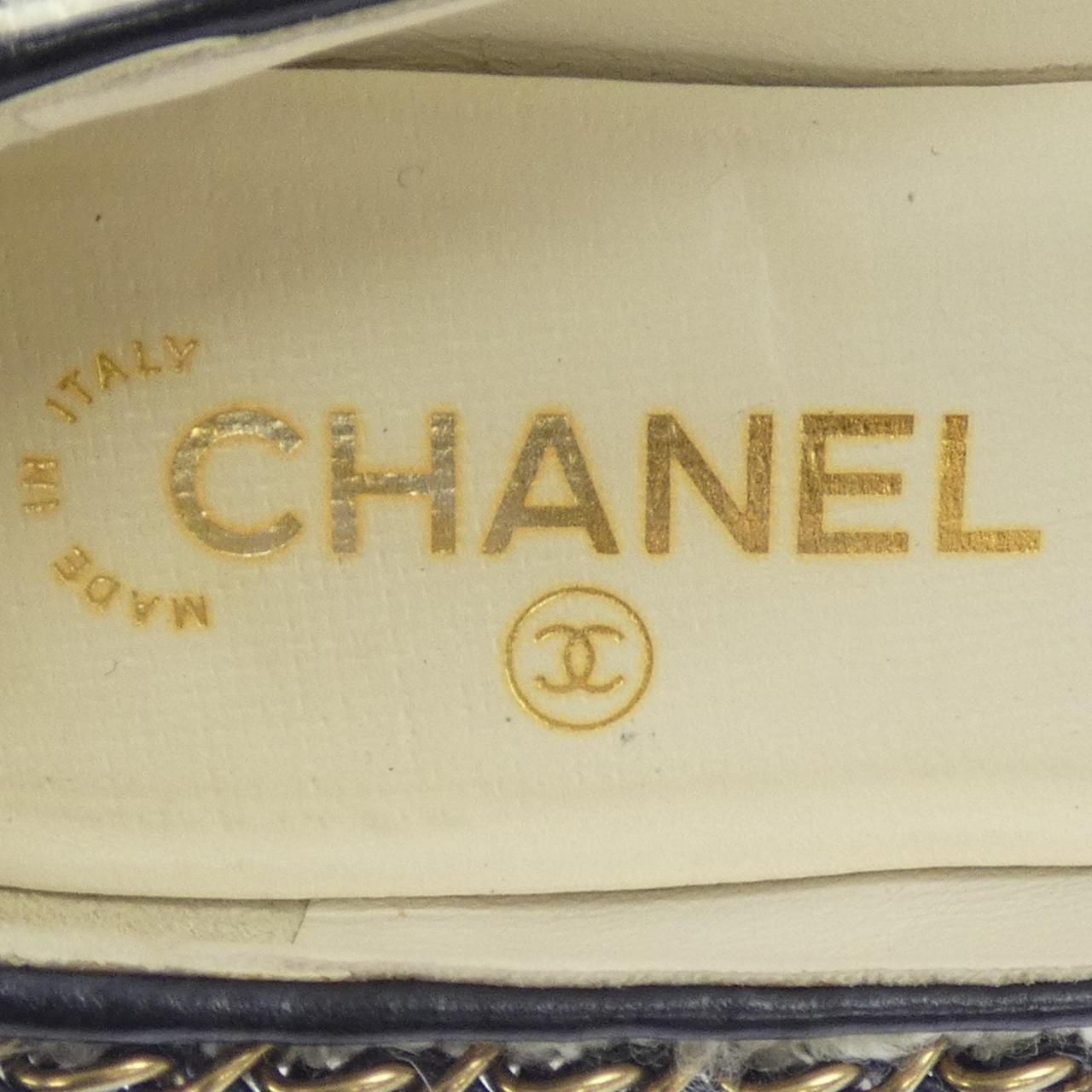 Chanel Flat Shoes Sneakers Beige — view 6
