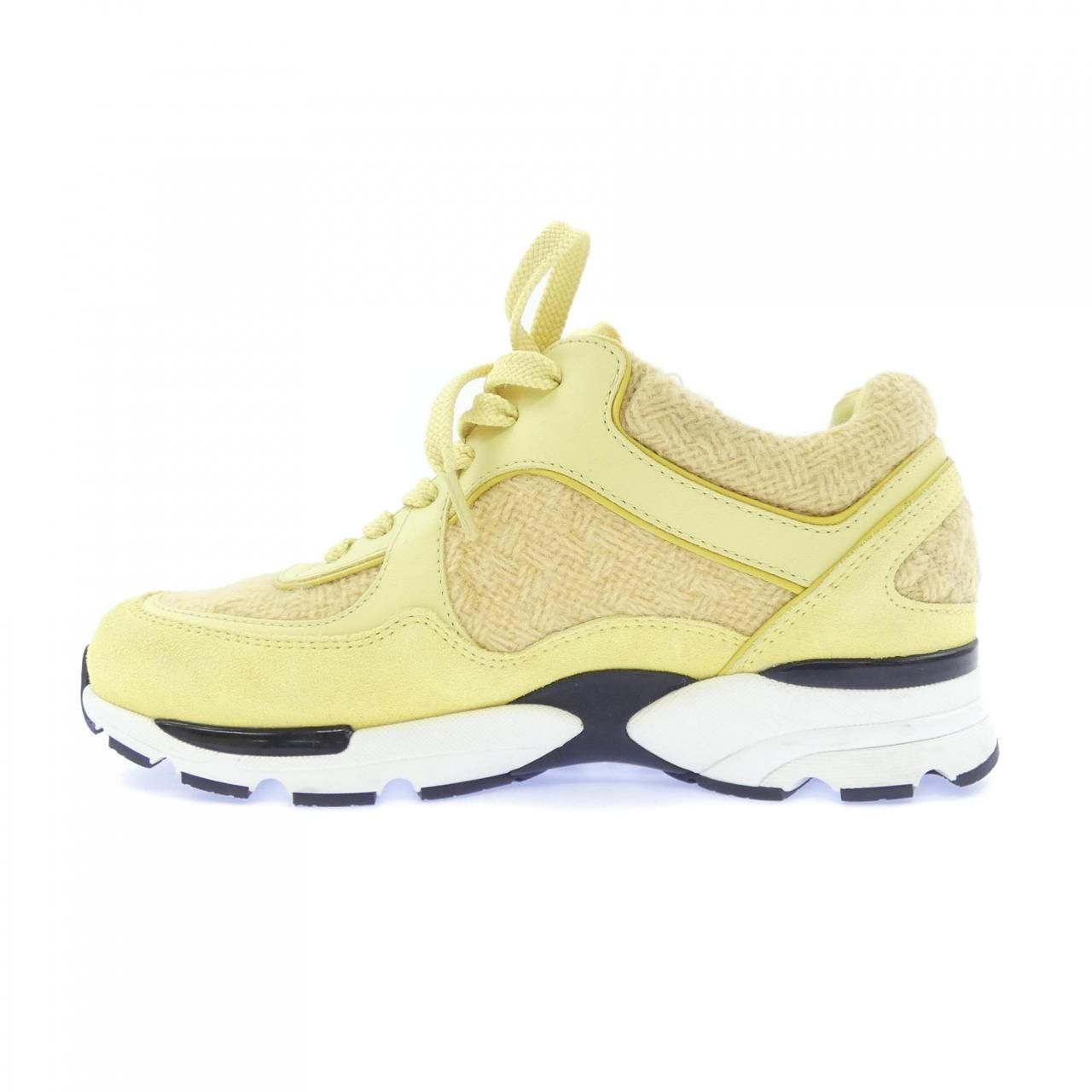 Chanel Sneakers Yellow — view 2