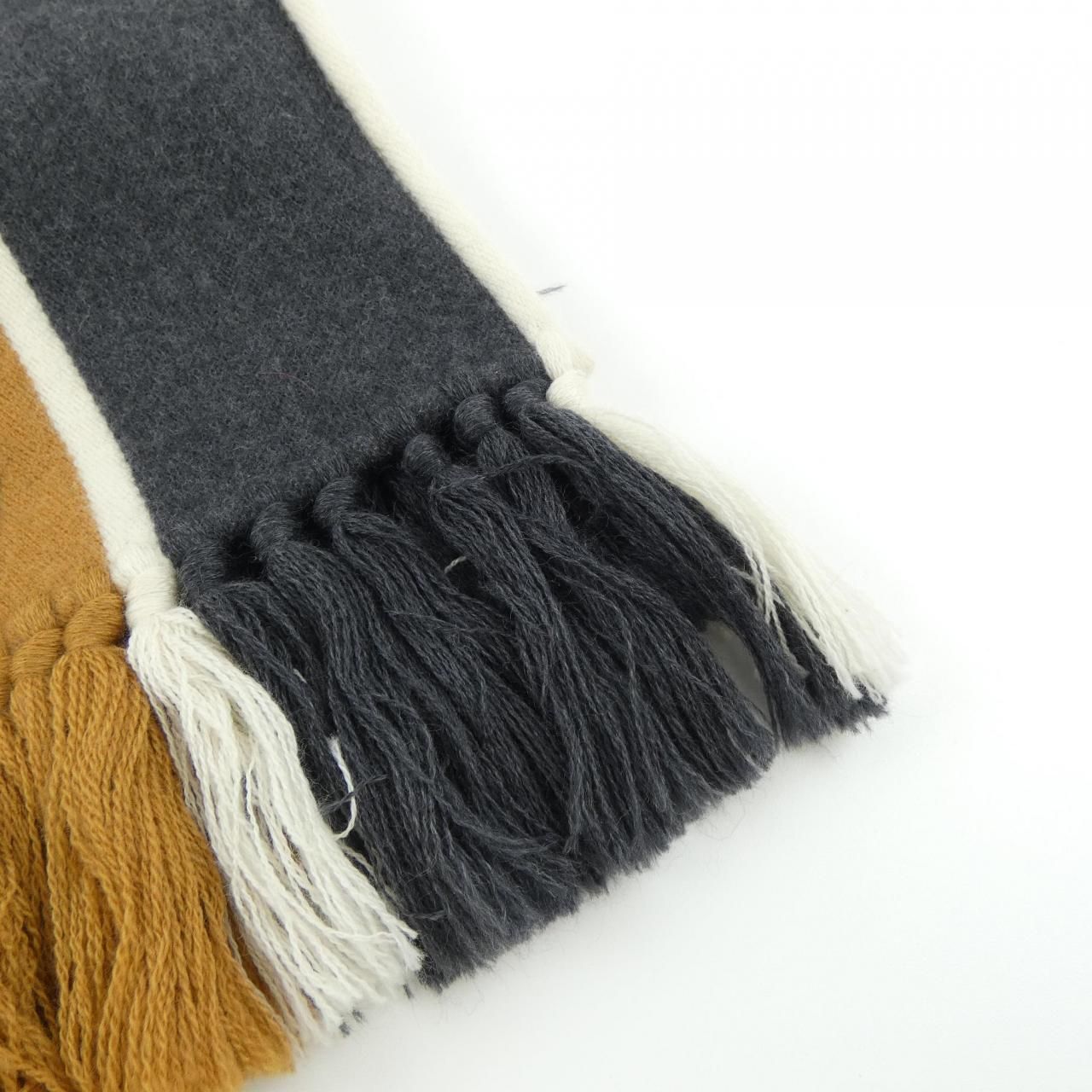 Gucci Scarf Gray — view 2