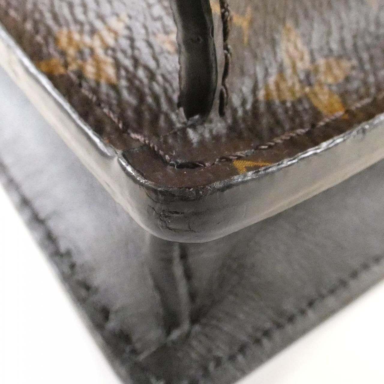 Louis Vuitton Monogram Reverse Trunk Clutch — view 3