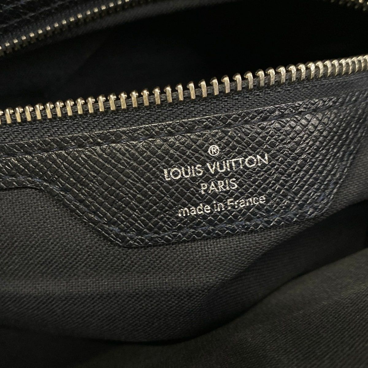 Louis Vuitton Shoulder Bag Taiga Roman MM Bol Leather — view 8