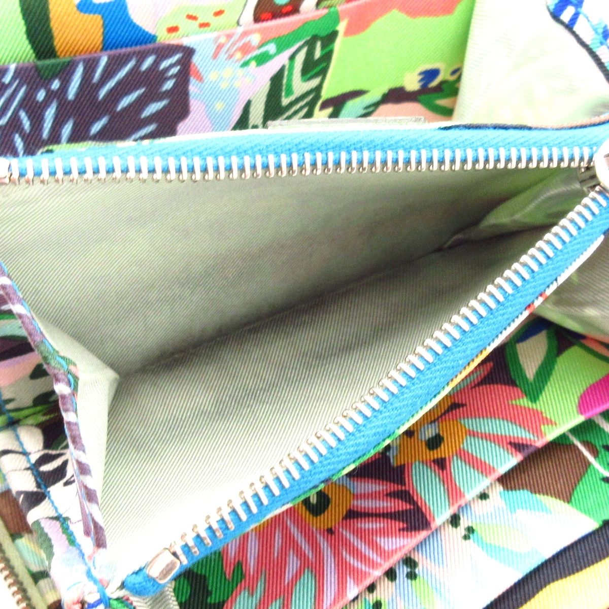 Hermes Coin Case Azap Compact Silk in Vert Fizz Zip Around Silver — view 4