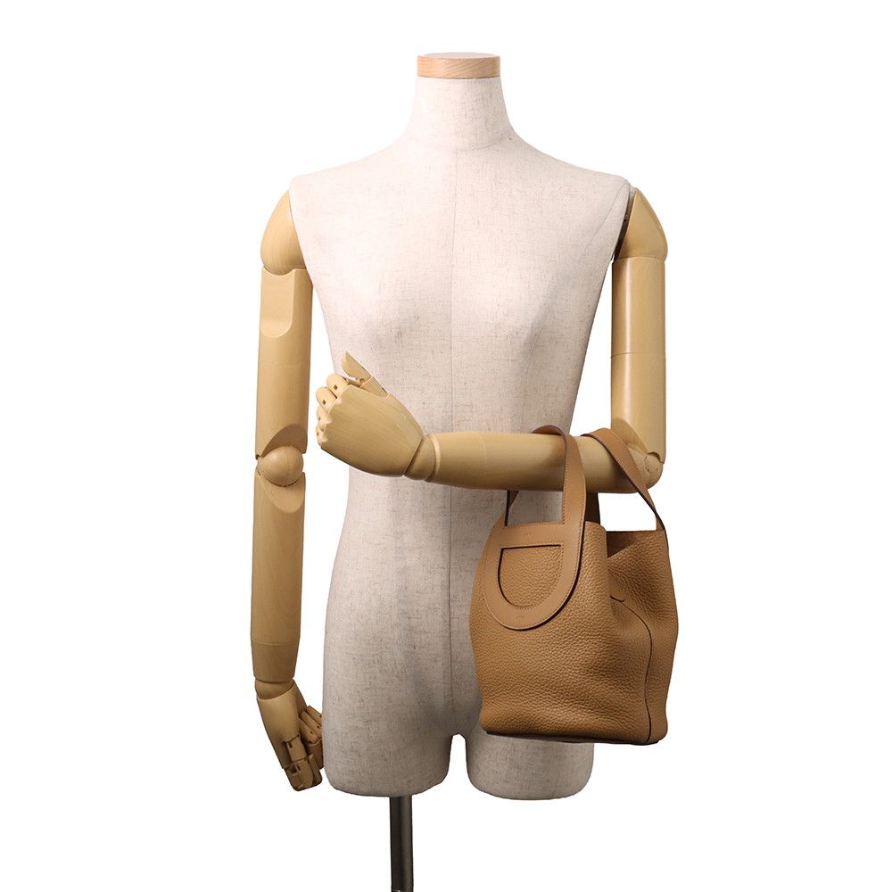 Hermes Tote in the Loop 18 Biscuit Gold Taurillon Clemence Swift — view 4