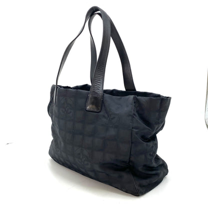 Chanel Tote Shoulder Bag New Travel Line Black — view 2