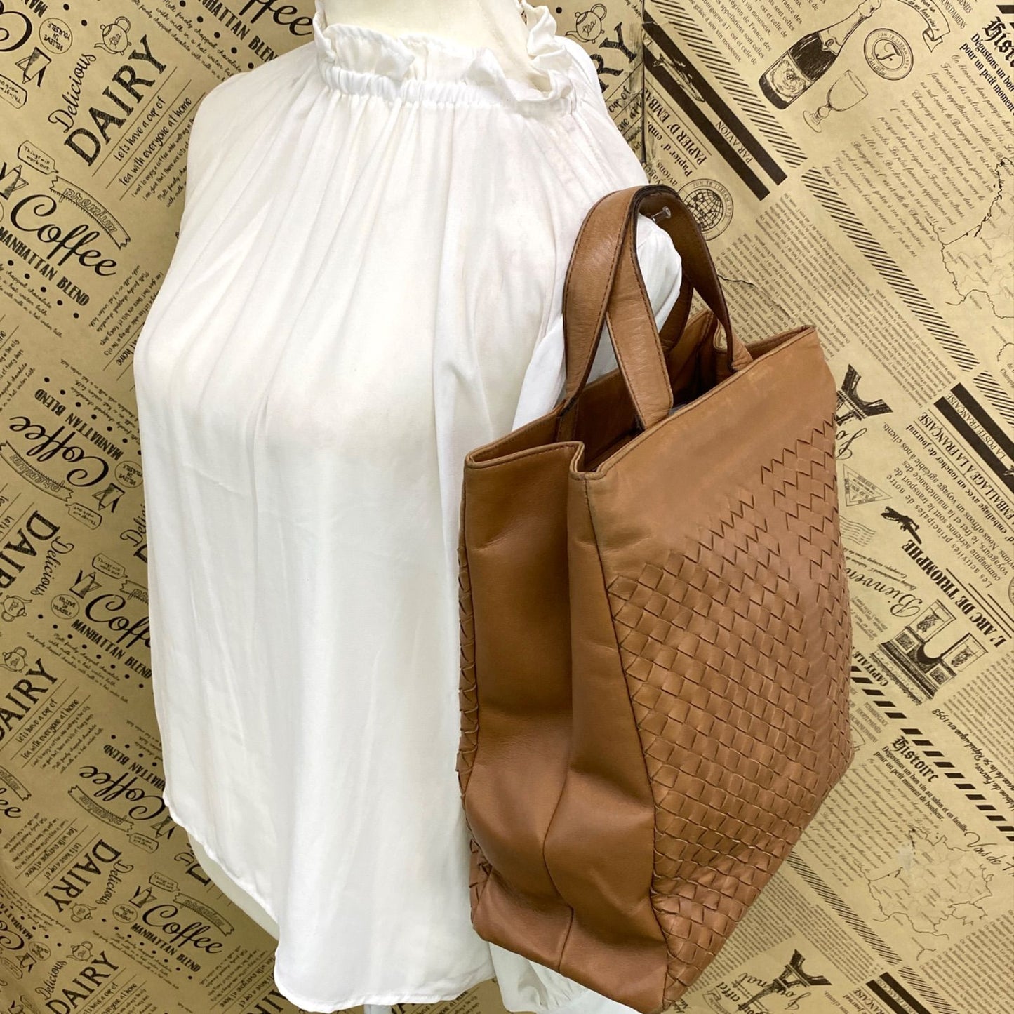 Bottega Veneta Hand Tote Intra Leather Brown Business Travel — view 3