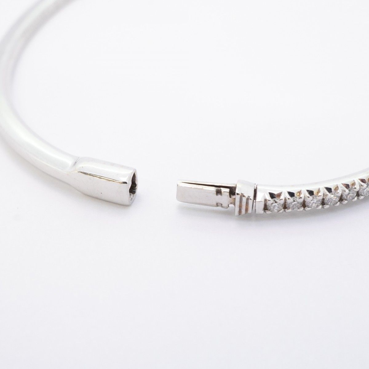 Tiffany & Co Bangle Metro Hinge 18k White Gold Diamond Bracelet — view 4