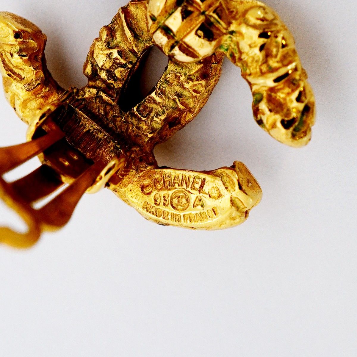 Chanel Earrings Vintage CC Logo Lava Motif Gold Plated — view 4