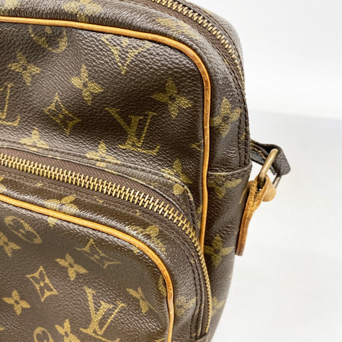 Louis Vuitton Shoulder Bag Monogram Amazon Brown — view 7