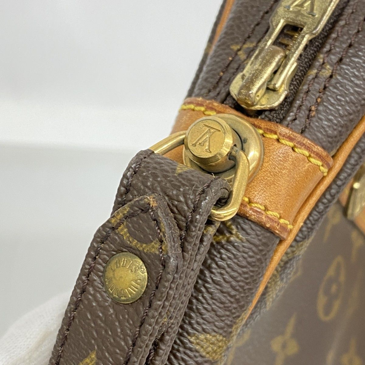Louis Vuitton Clutch Monogram Marly Dragonne GM Brown — view 8