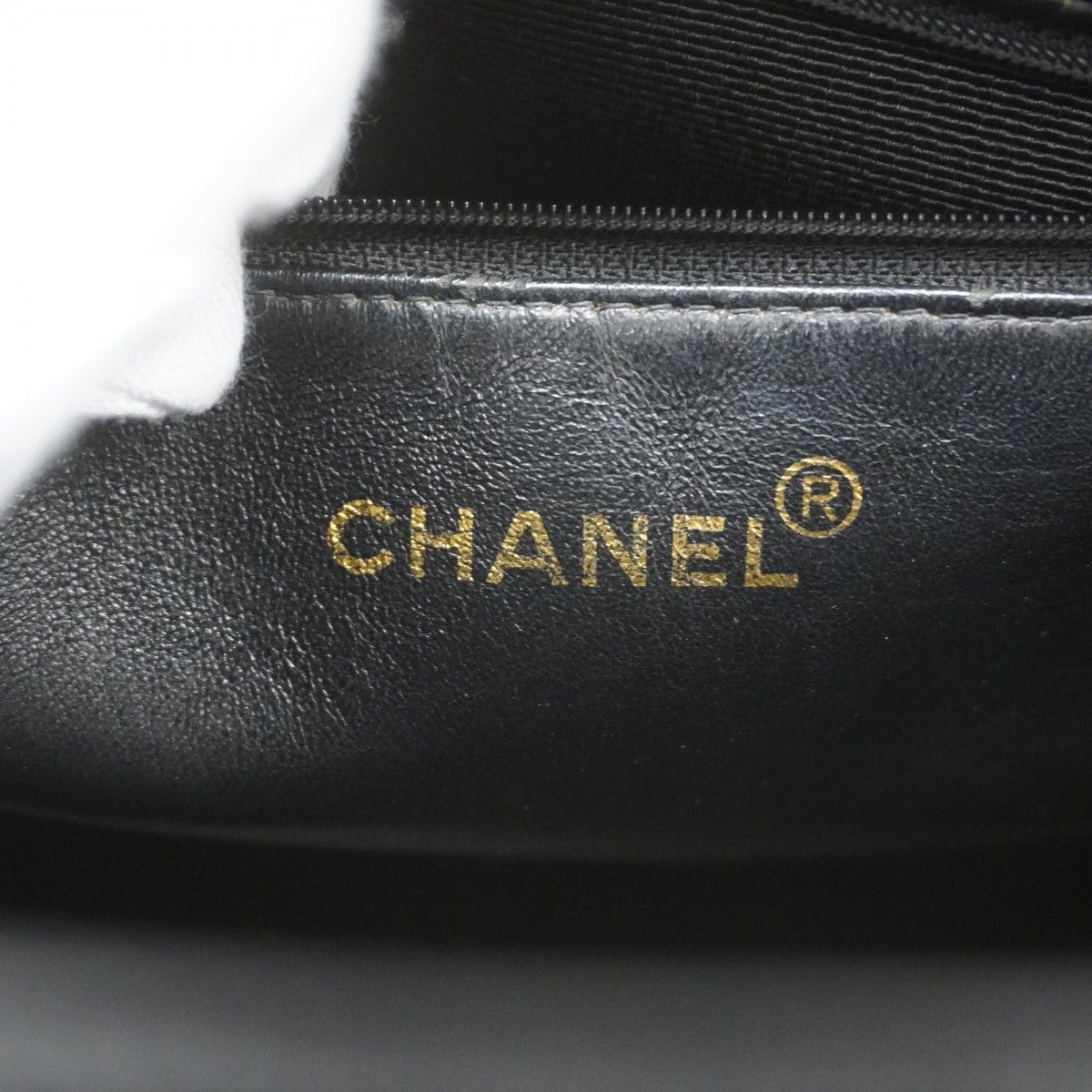 Chanel Tote Medallion Caviar Leather Black Gold — view 5