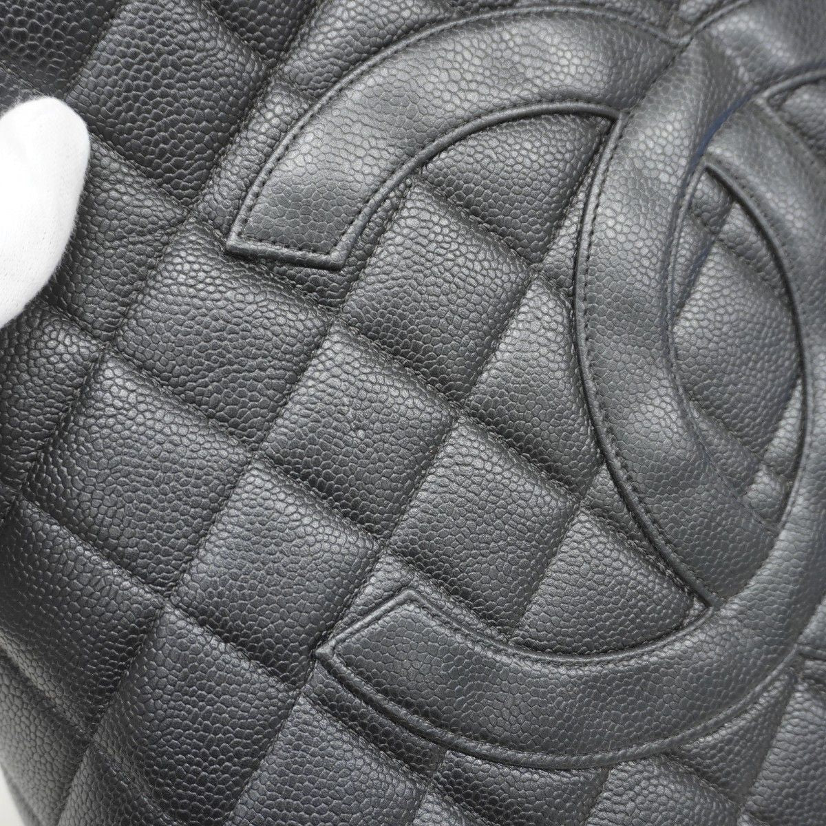 Chanel Tote Medallion Caviar Leather Black Gold — view 9
