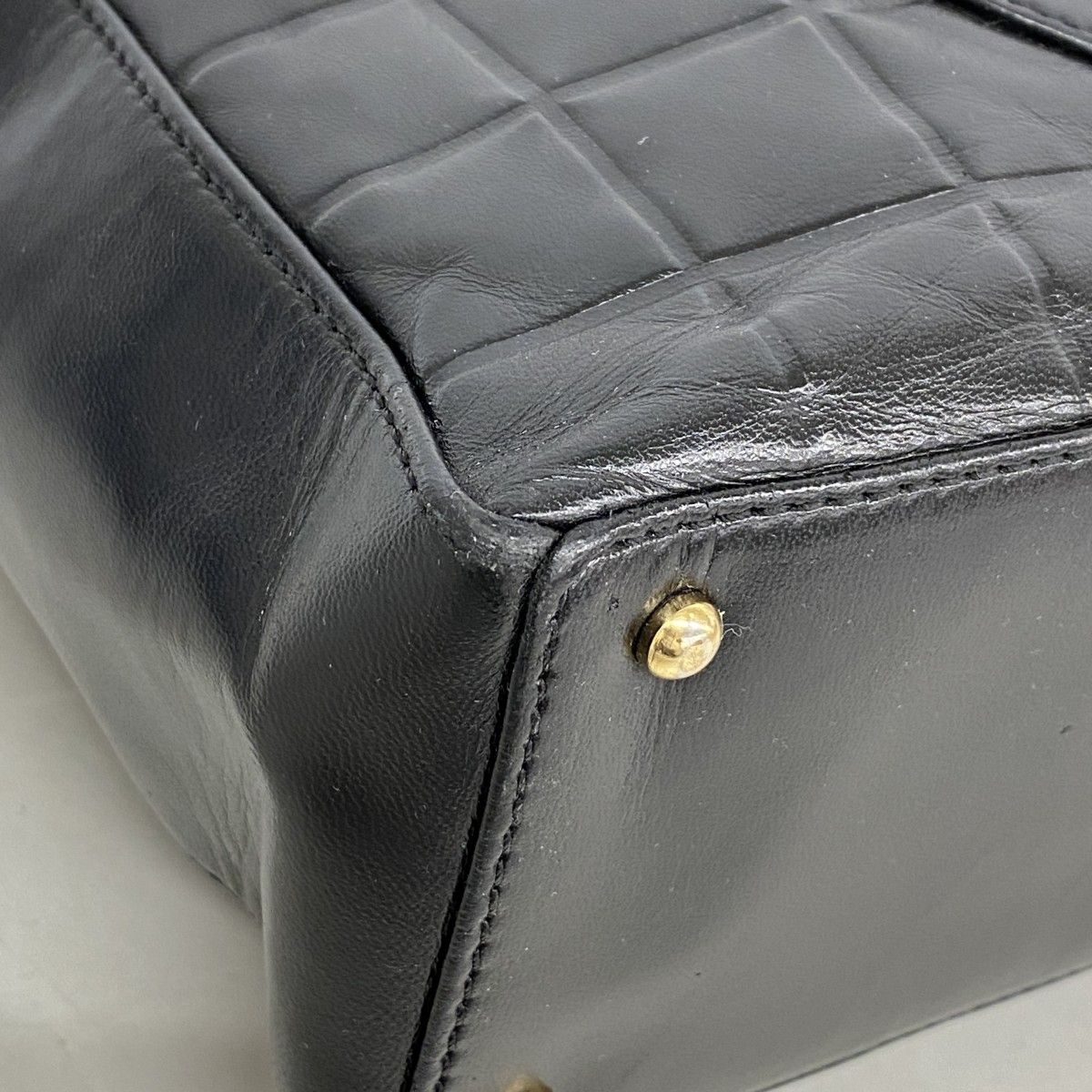 Chanel Shoulder Bag Choco Bar Lambskin Black Gold — view 6