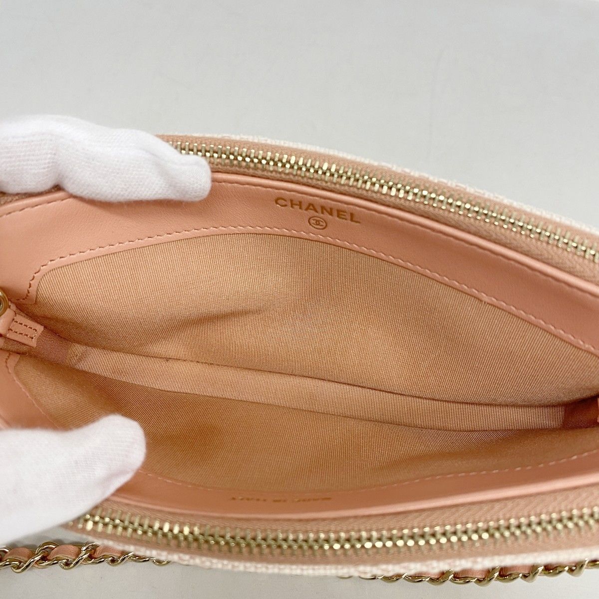Chanel Shoulder Bag Deauville Canvas Pink Ivory Champagne Gold — view 8