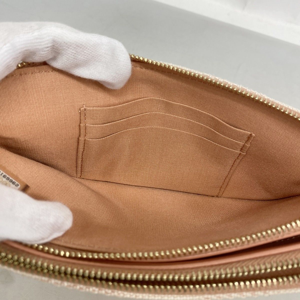 Chanel Shoulder Bag Deauville Canvas Pink Ivory Champagne Gold — view 4
