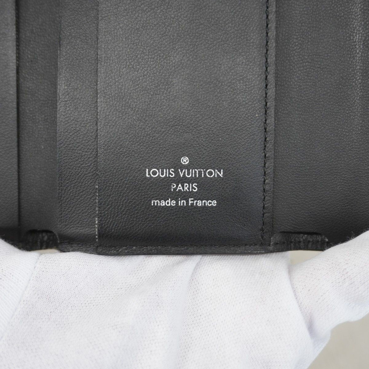 Louis Vuitton Trifold Wallet Mahina Portefeuille Iris XS Noir — view 4