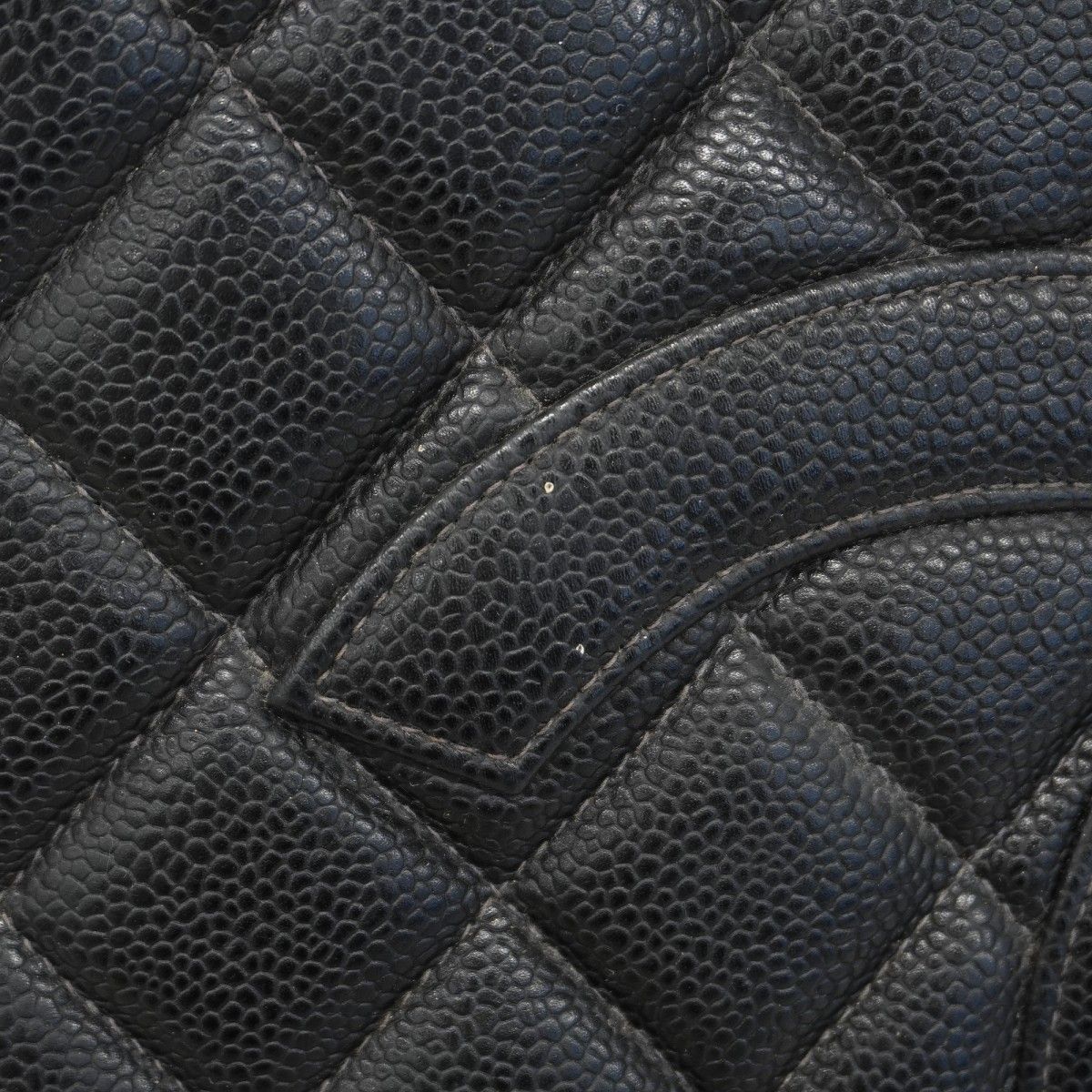 Chanel Tote Medallion Caviar Leather Black Gold — view 9