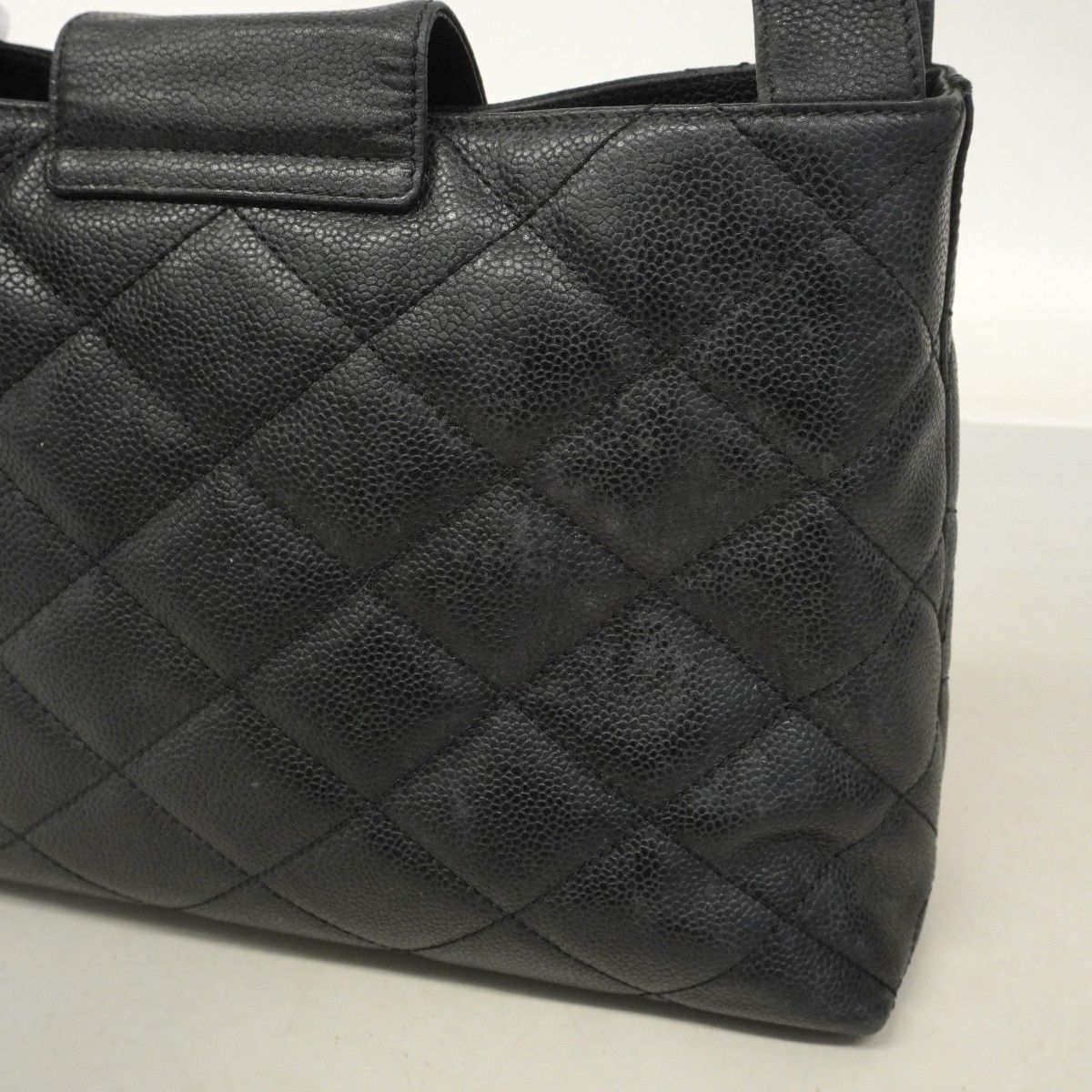 Chanel Shoulder Bag Quilted Caviar Leather Black Gold — view 7