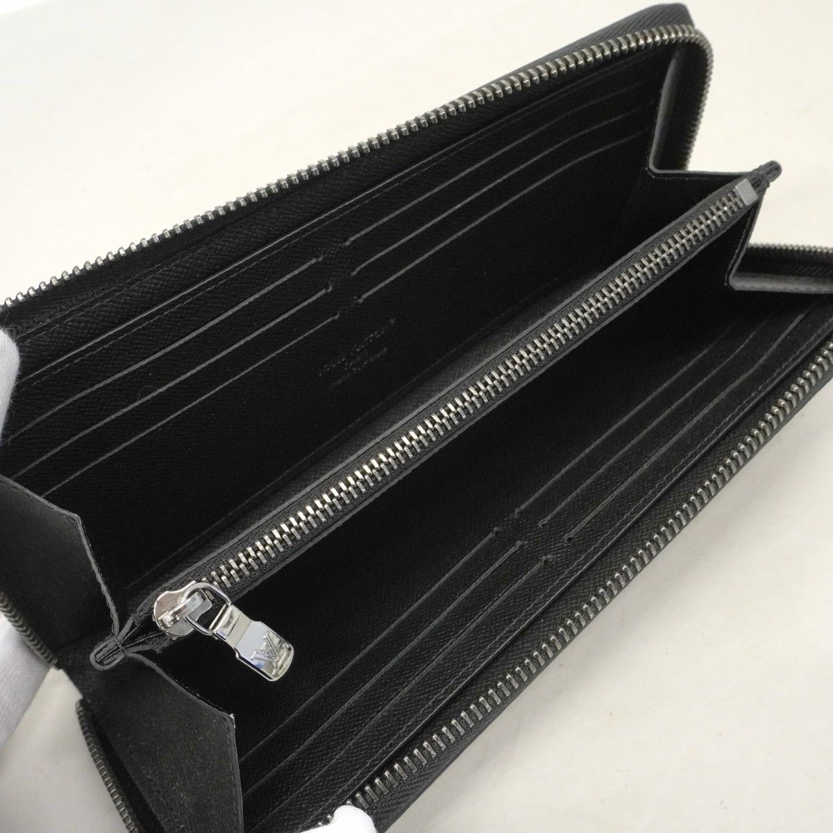 Louis Vuitton Wallet Monogram Eclipse Zippy Horizontal Black — view 4