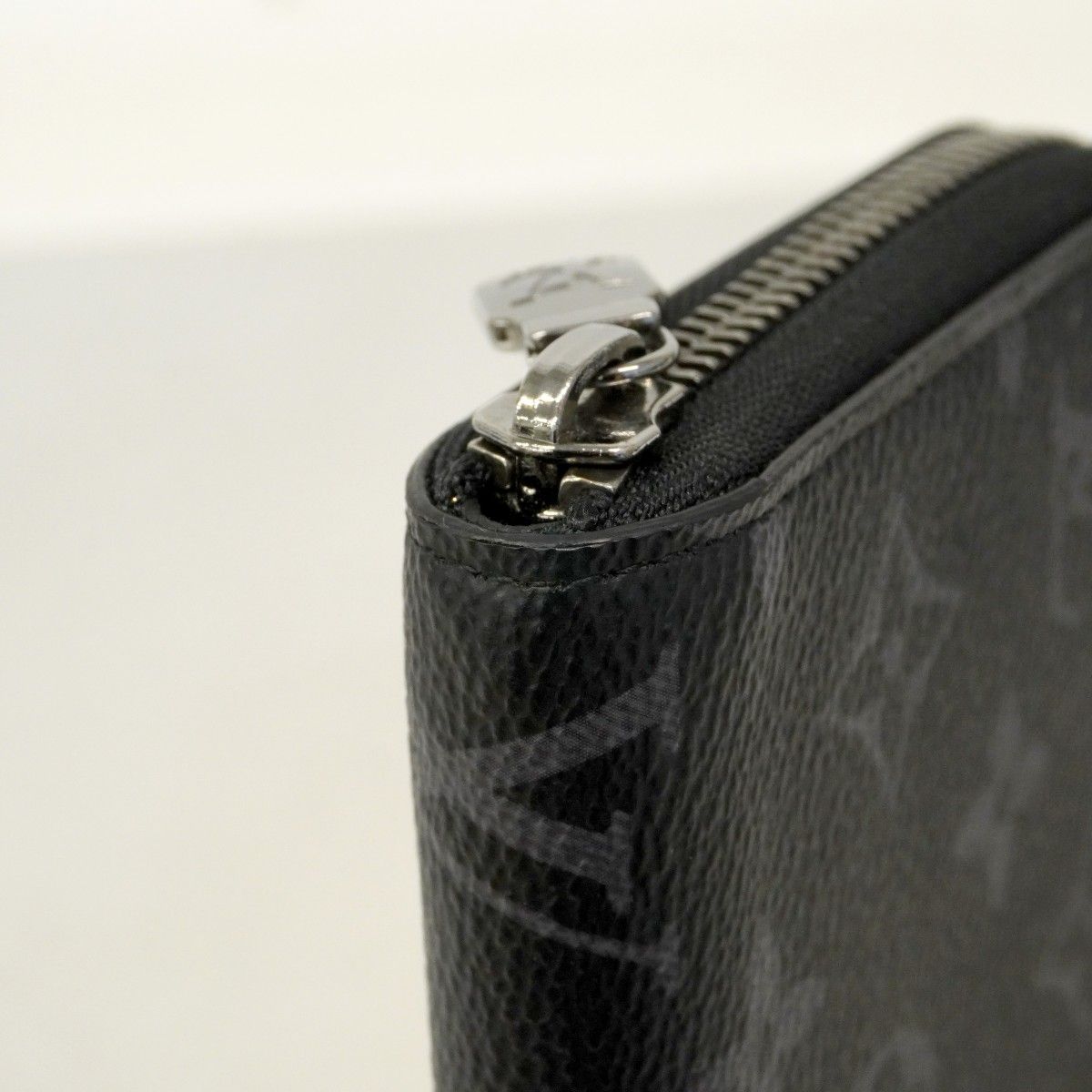 Louis Vuitton Wallet Monogram Eclipse Zippy Horizontal Black — view 7