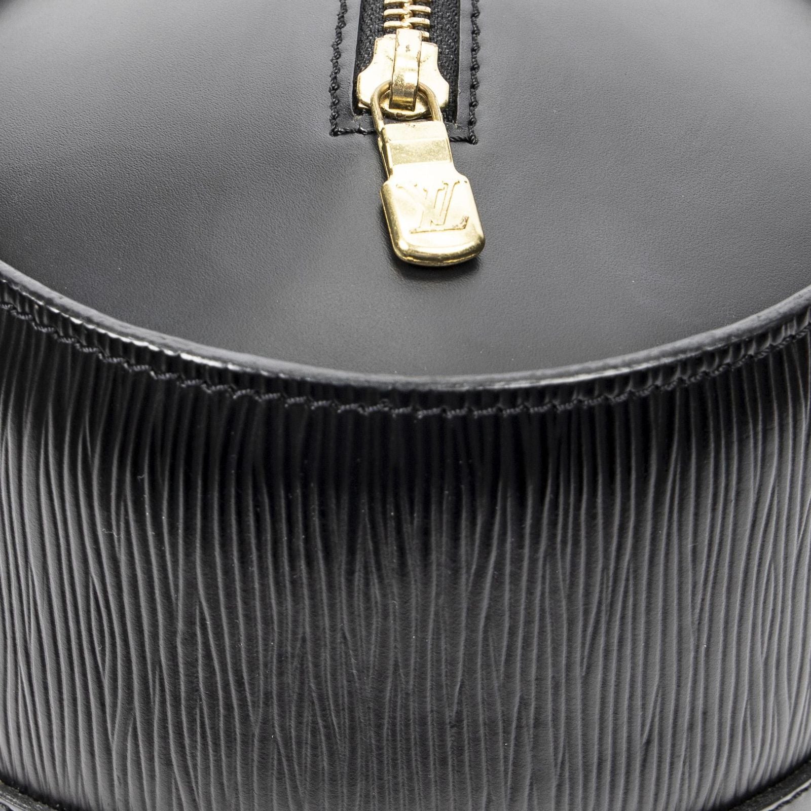 Louis Vuitton Soufflo Black Epi Messenger Bag — view 7