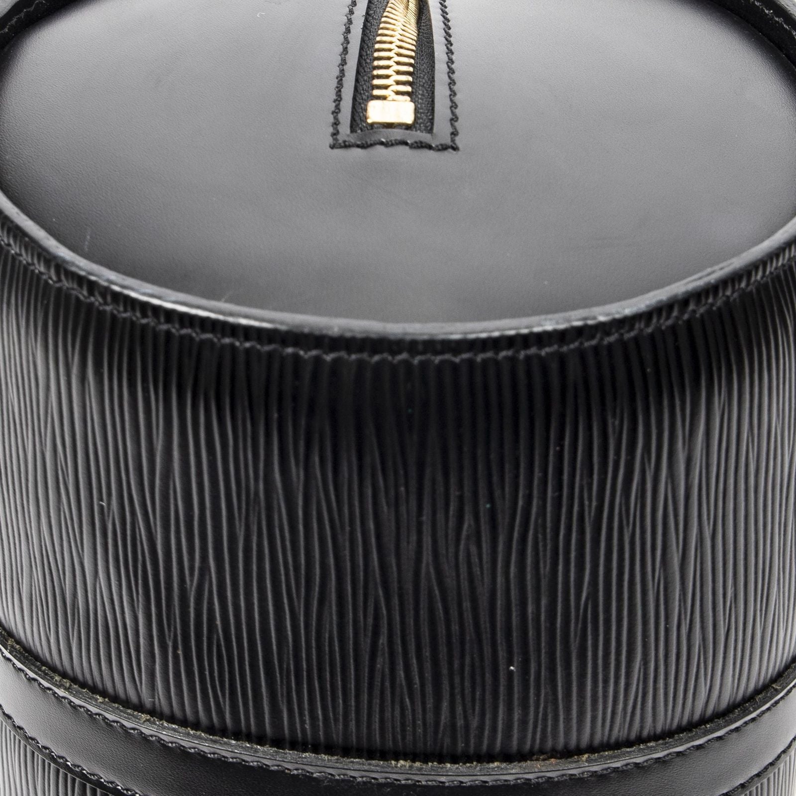 Louis Vuitton Soufflo Black Epi Messenger Bag — view 8