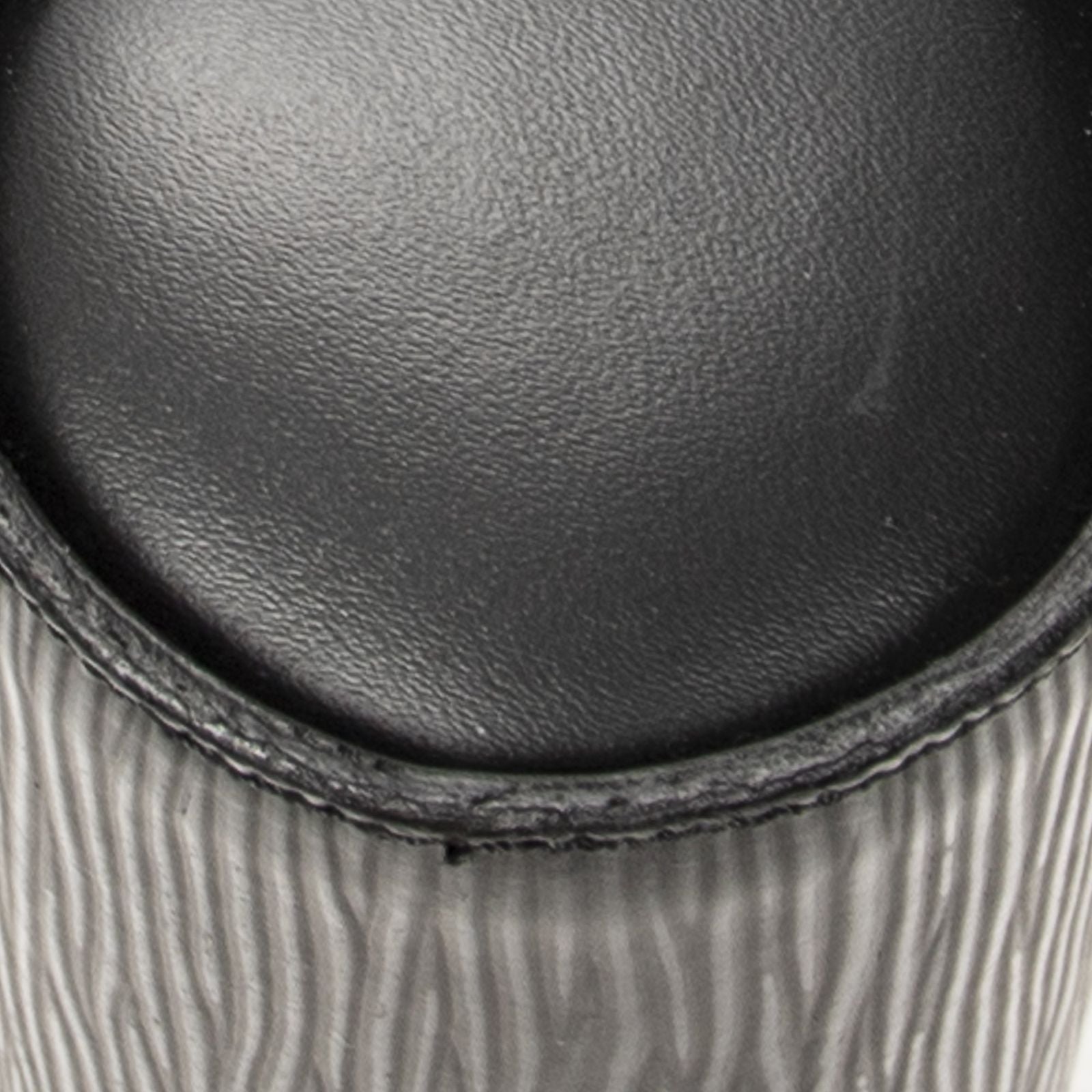 Louis Vuitton Souflo Pouch Black Epi — view 8