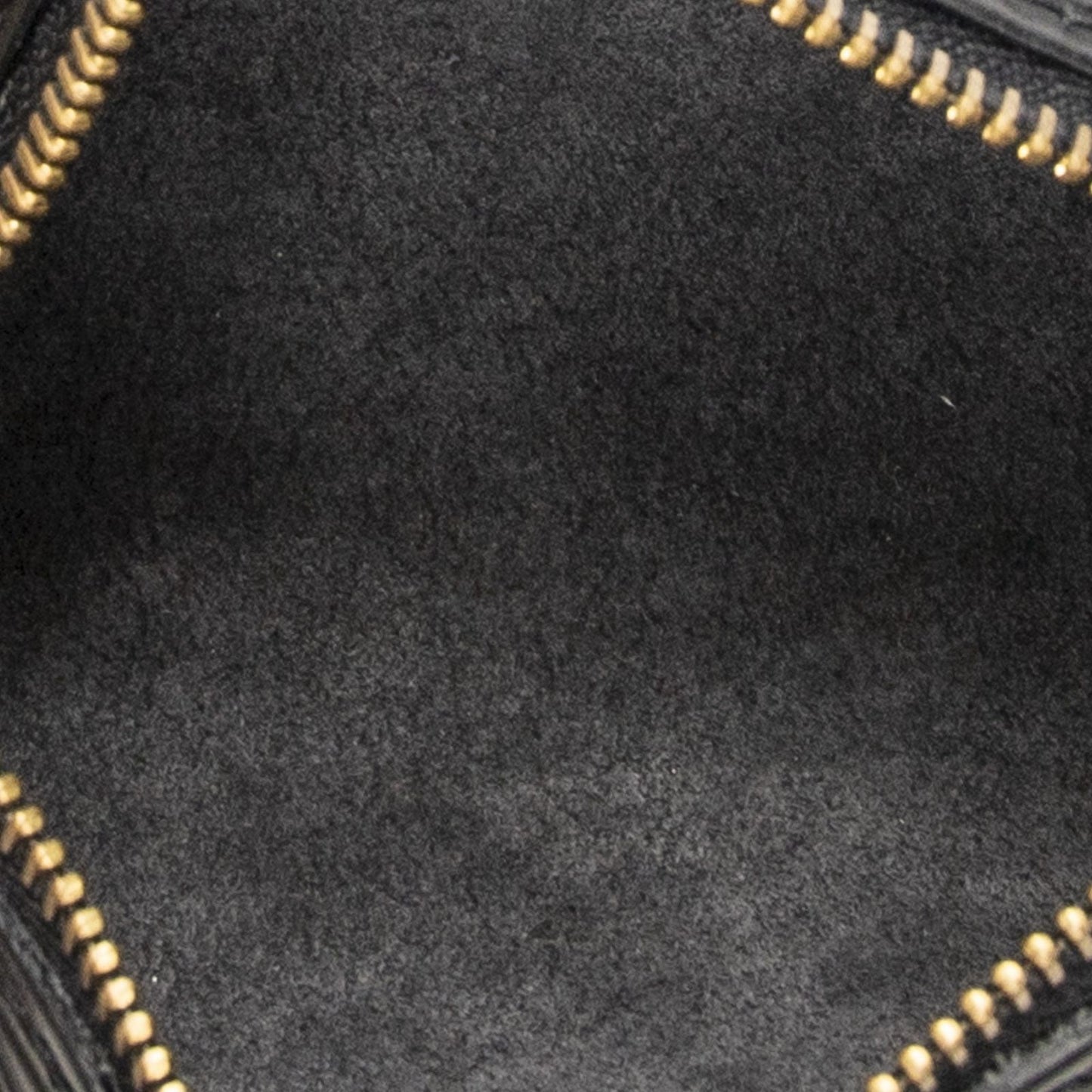 Louis Vuitton Souflo Pouch Black Epi — view 9
