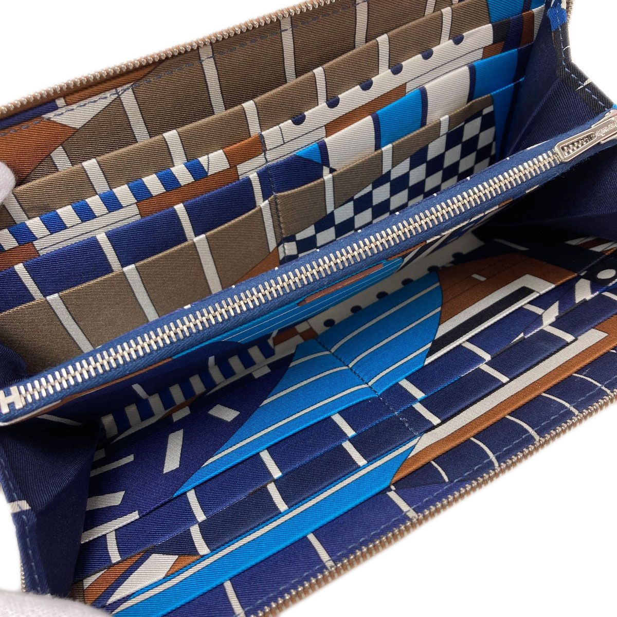 Hermes Azap Silk in Long Silver Wallet Epsom — view 4