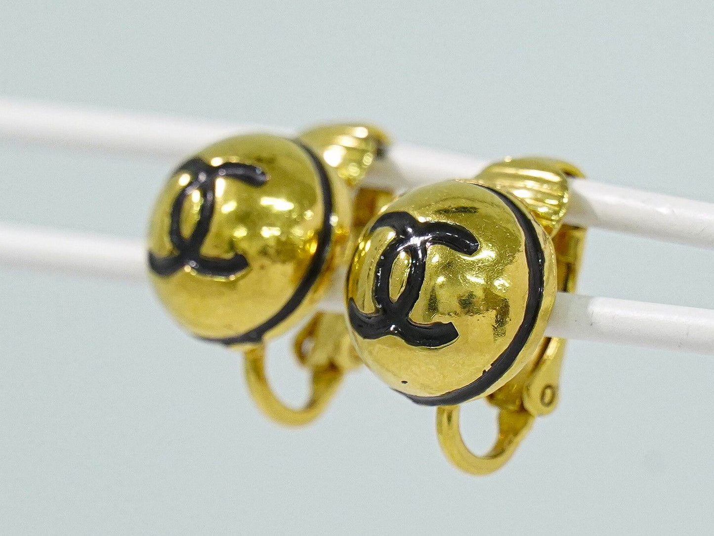 Chanel CC Logo Earrings Gold Plated — view 7