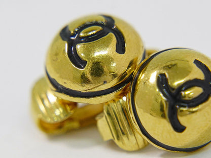 Chanel CC Logo Earrings Gold Plated — view 6