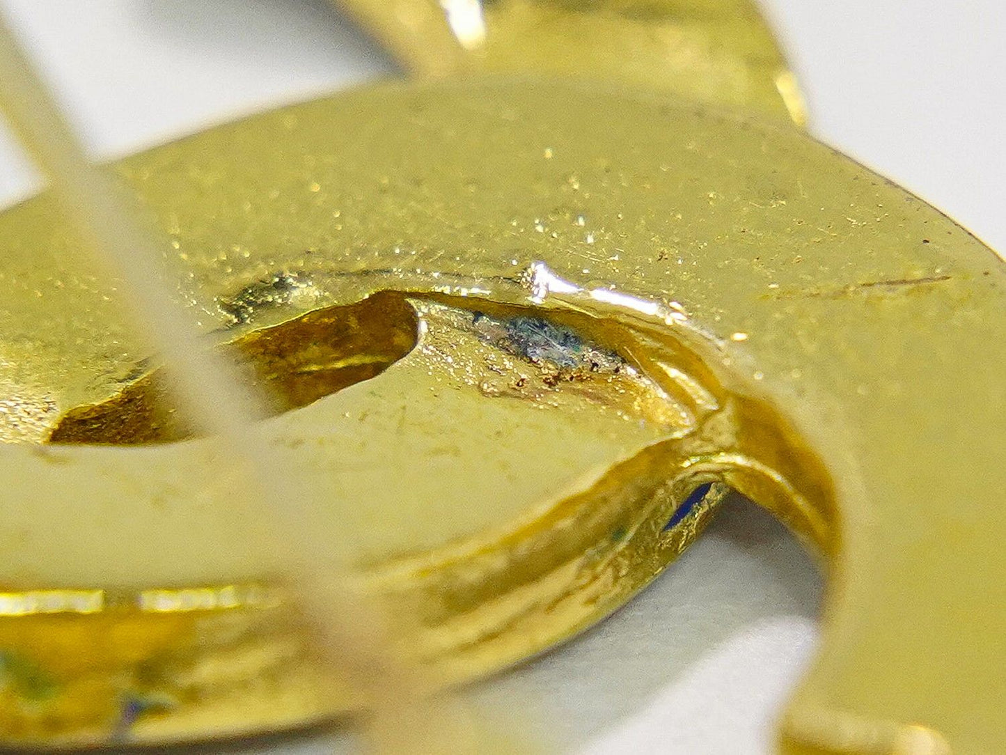 Chanel CC Logo Brooch Gold Plated Blue — view 5