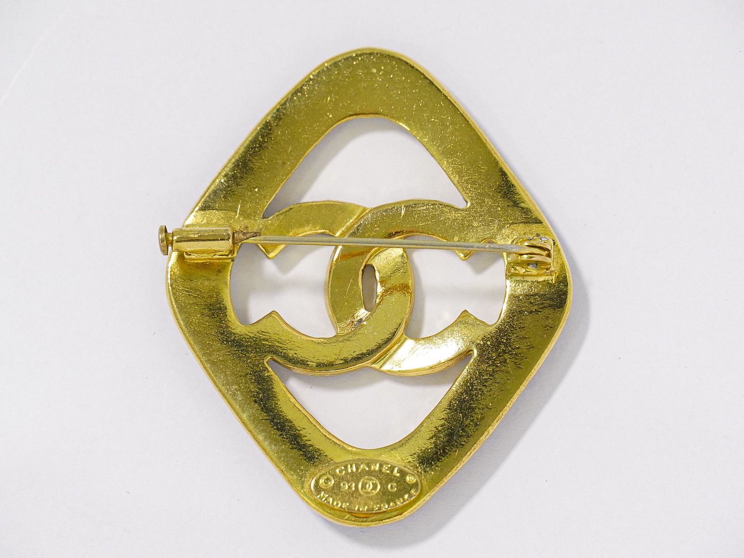 Chanel CC Logo Brooch Gold Plated Blue — view 2