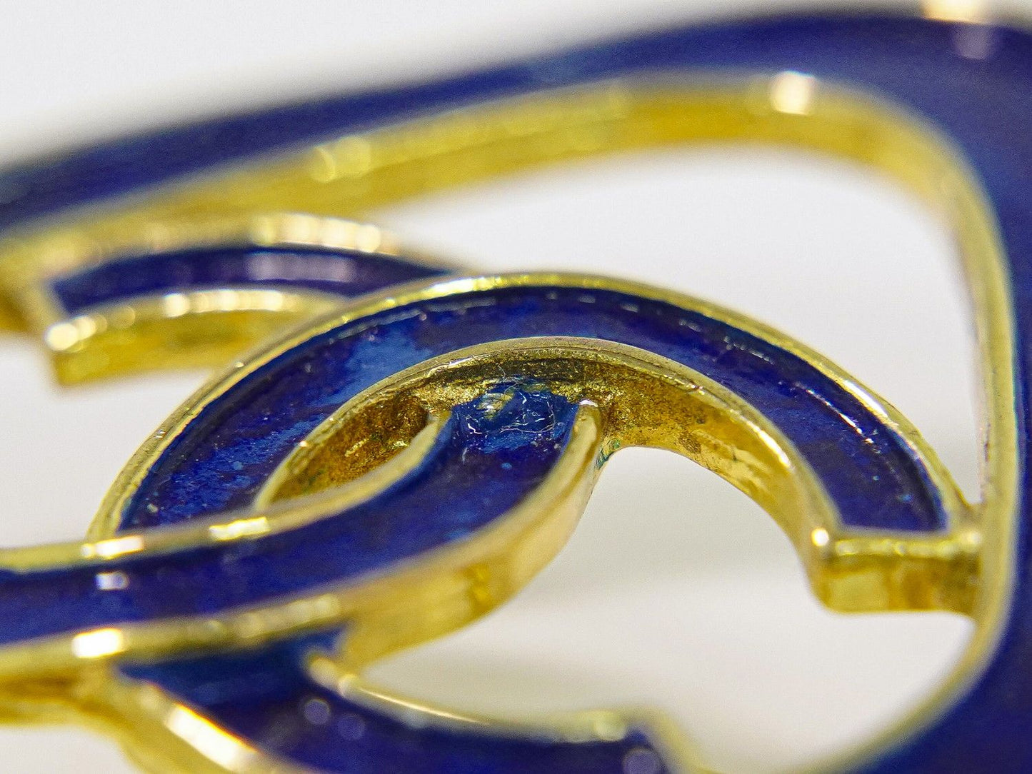Chanel CC Logo Brooch Gold Plated Blue — view 6