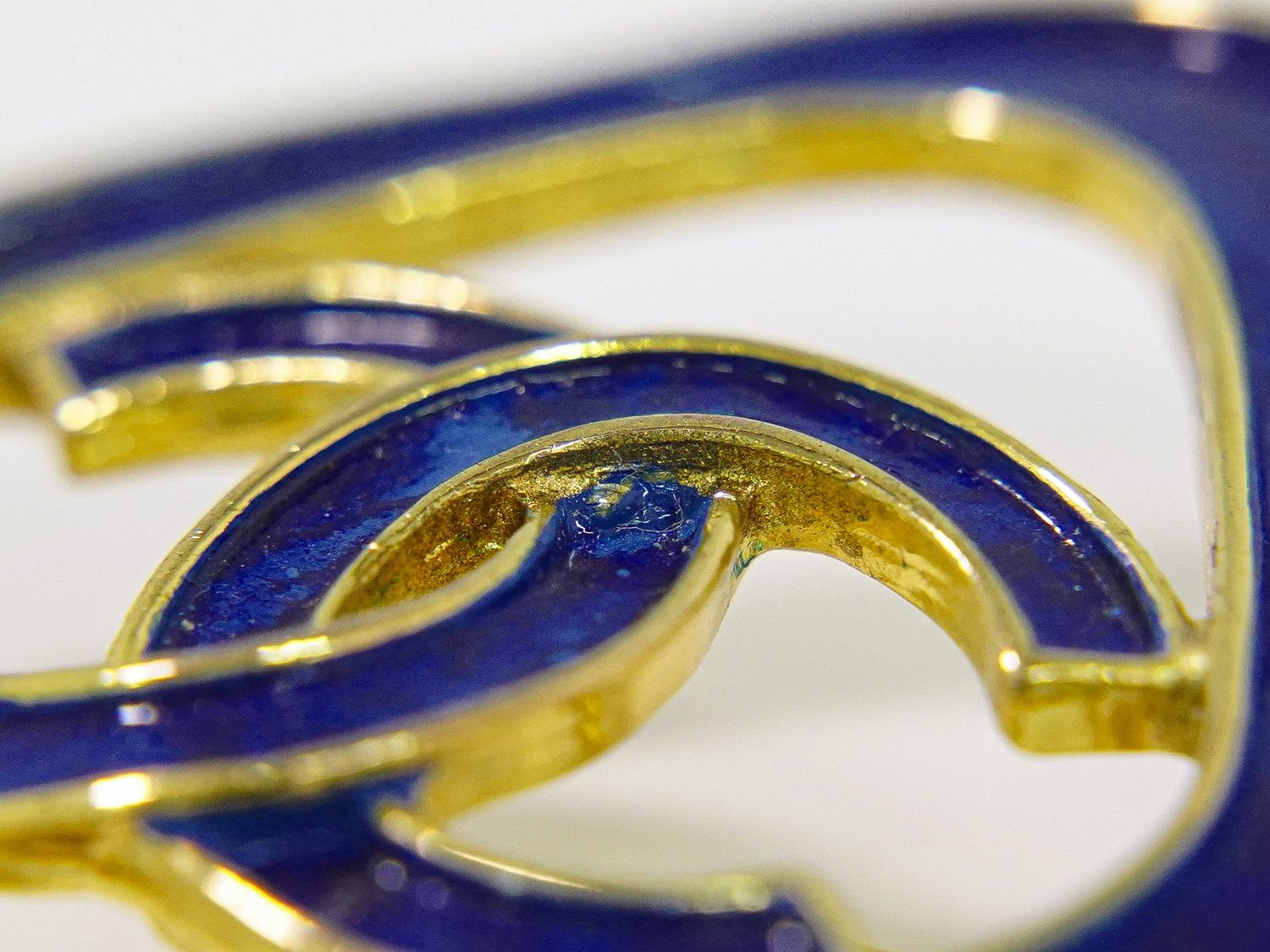 Chanel CC Logo Brooch Gold Plated Blue — view 6