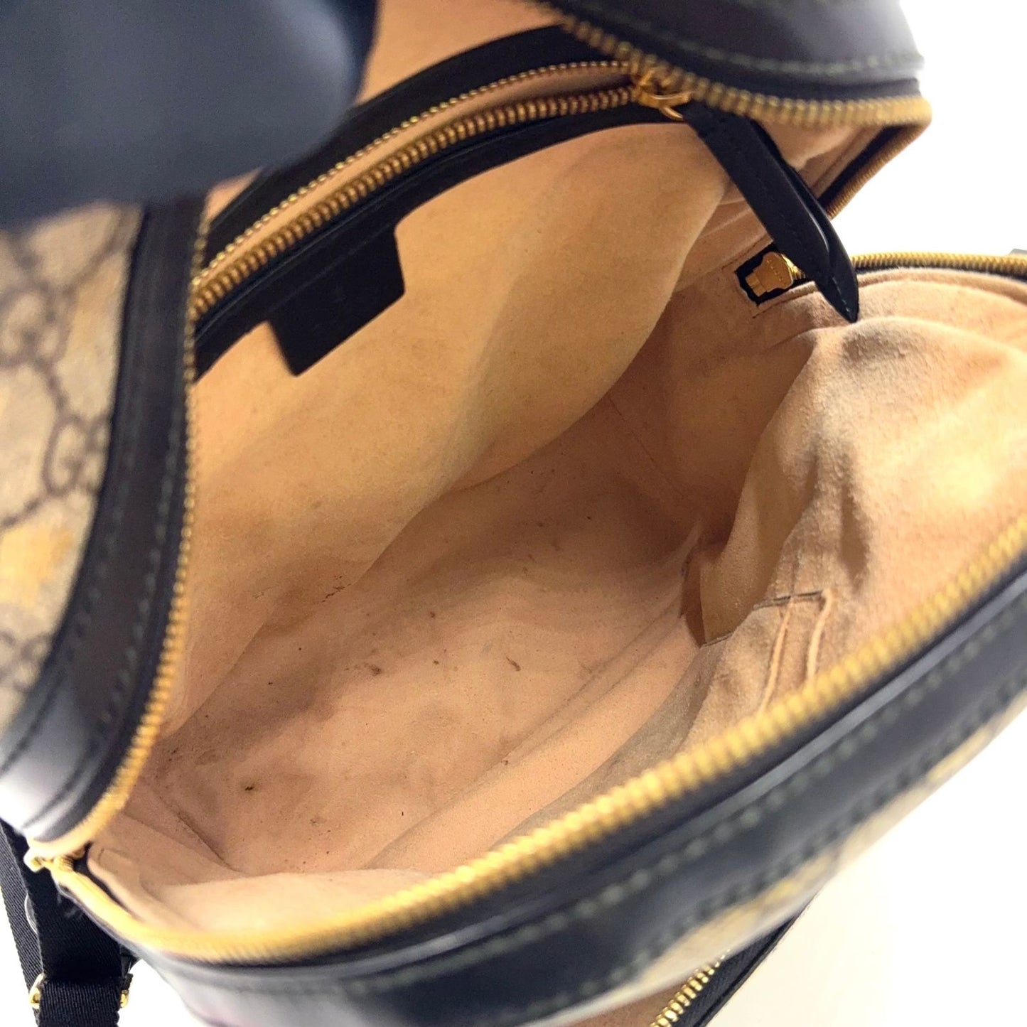Gucci GG Supreme Beige Leather Black Backpack Gold — view 3