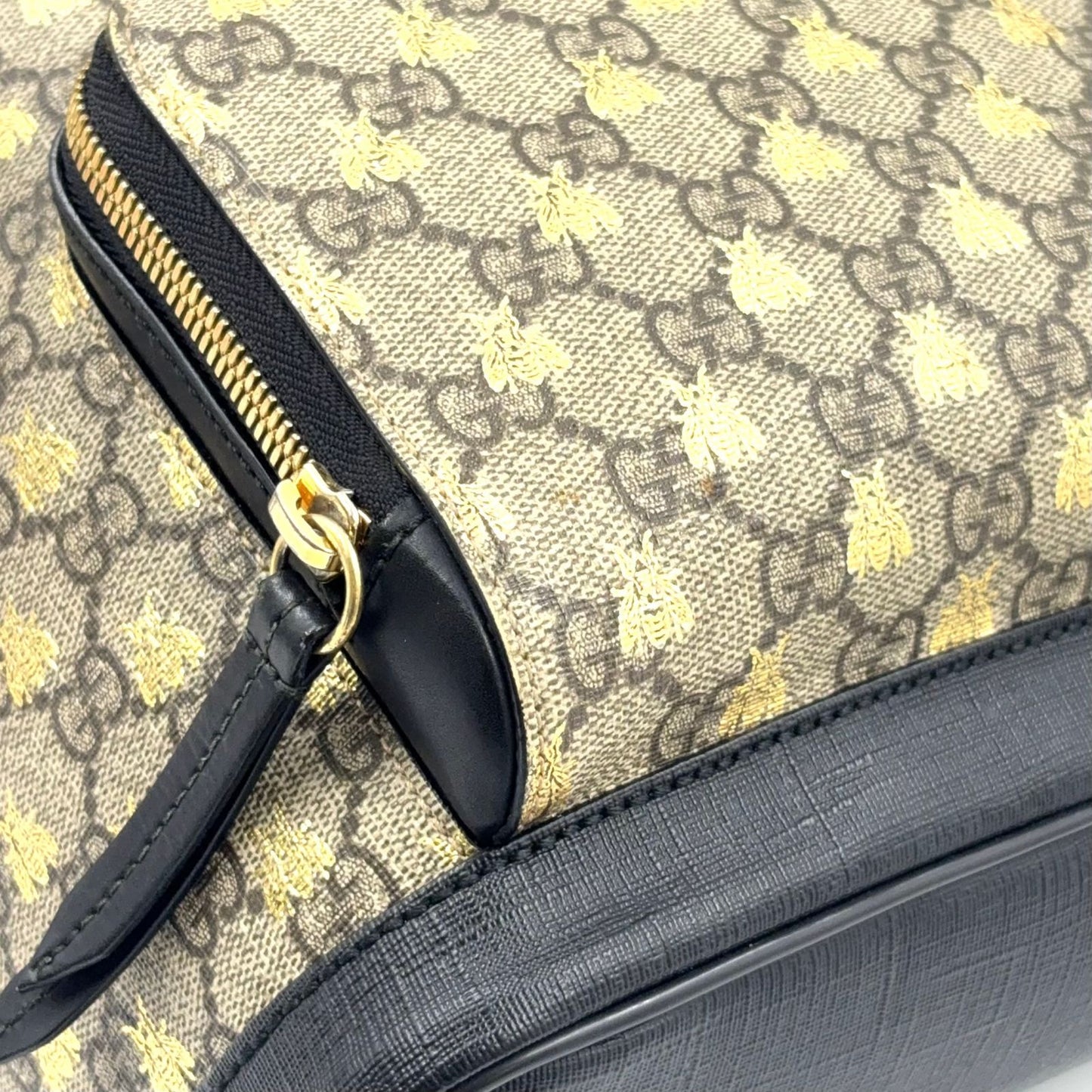 Gucci GG Supreme Beige Leather Black Backpack Gold — view 9