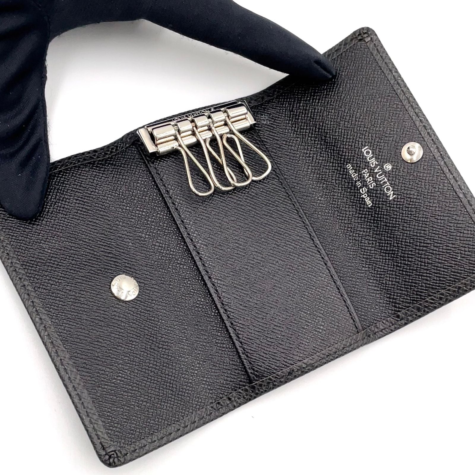 Louis Vuitton Multicles 4 Taiga Ardoise Leather Black 4 Key Case Silver — view 4
