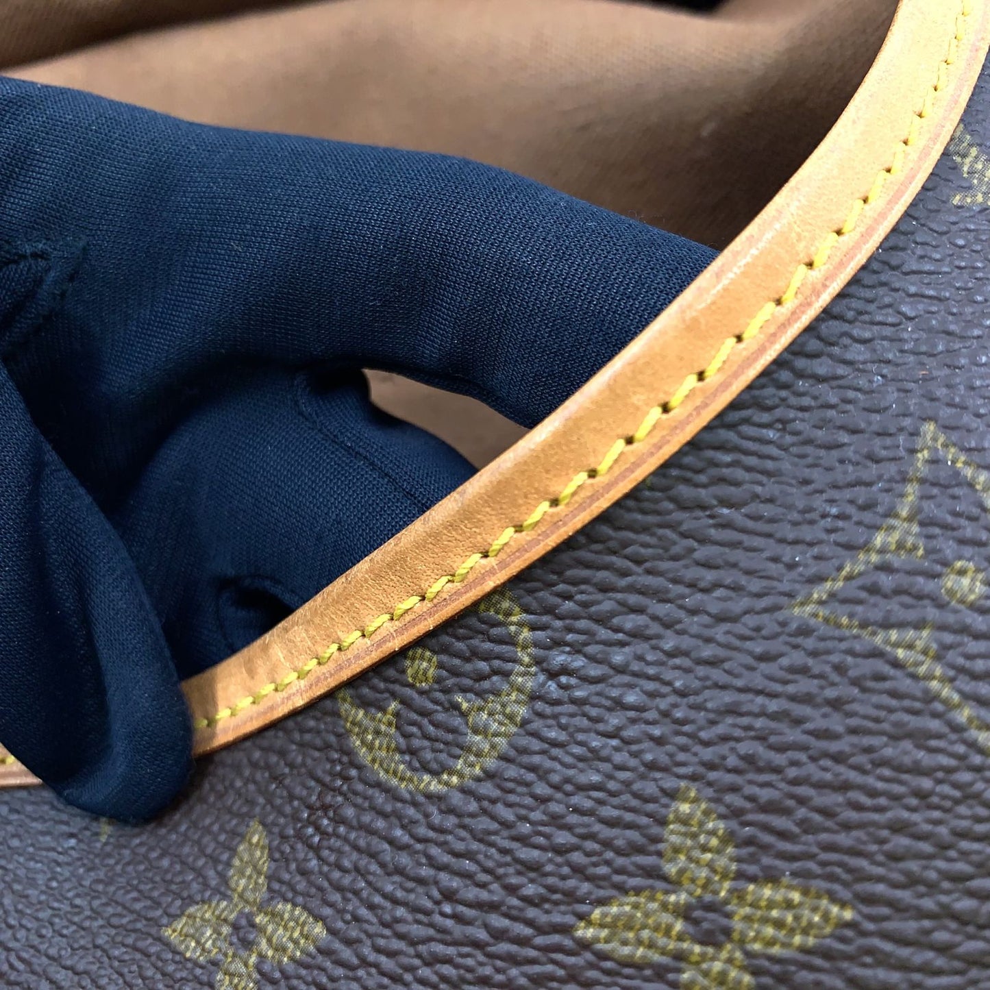 Louis Vuitton Saumur 35 Monogram Leather Brown Shoulder Bag Gold — view 8