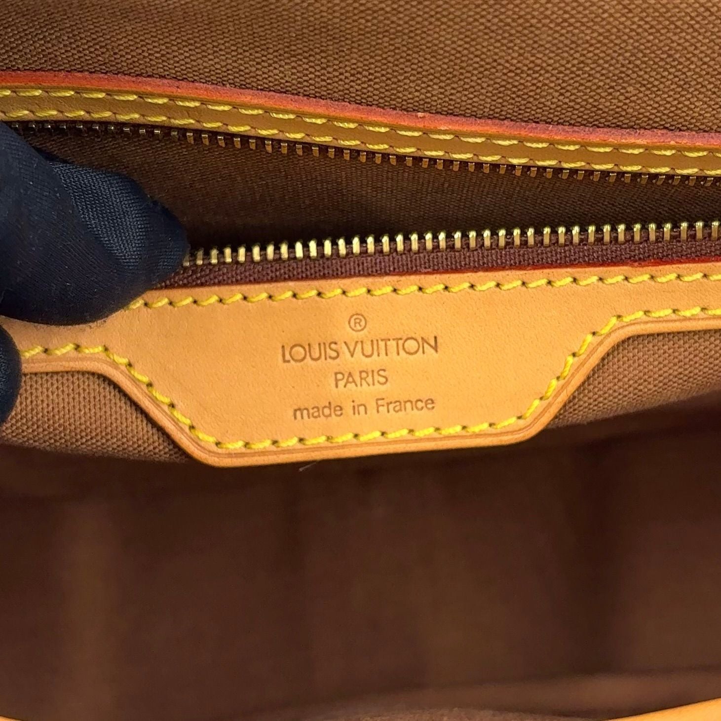 Louis Vuitton Sologne Monogram Leather Brown Shoulder Bag Gold — view 4