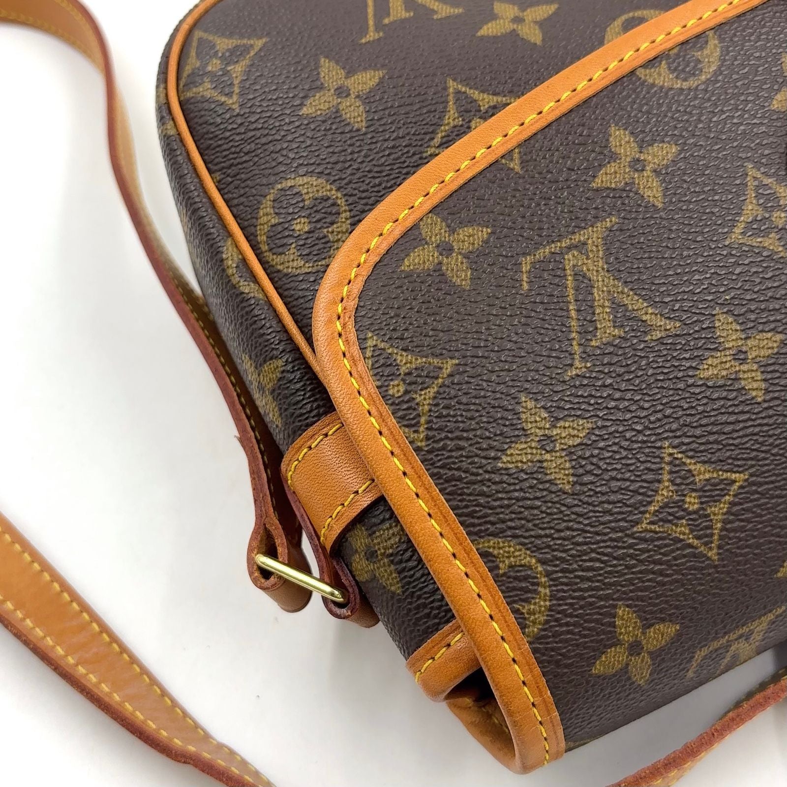 Louis Vuitton Sologne Monogram Leather Brown Shoulder Bag Gold — view 9