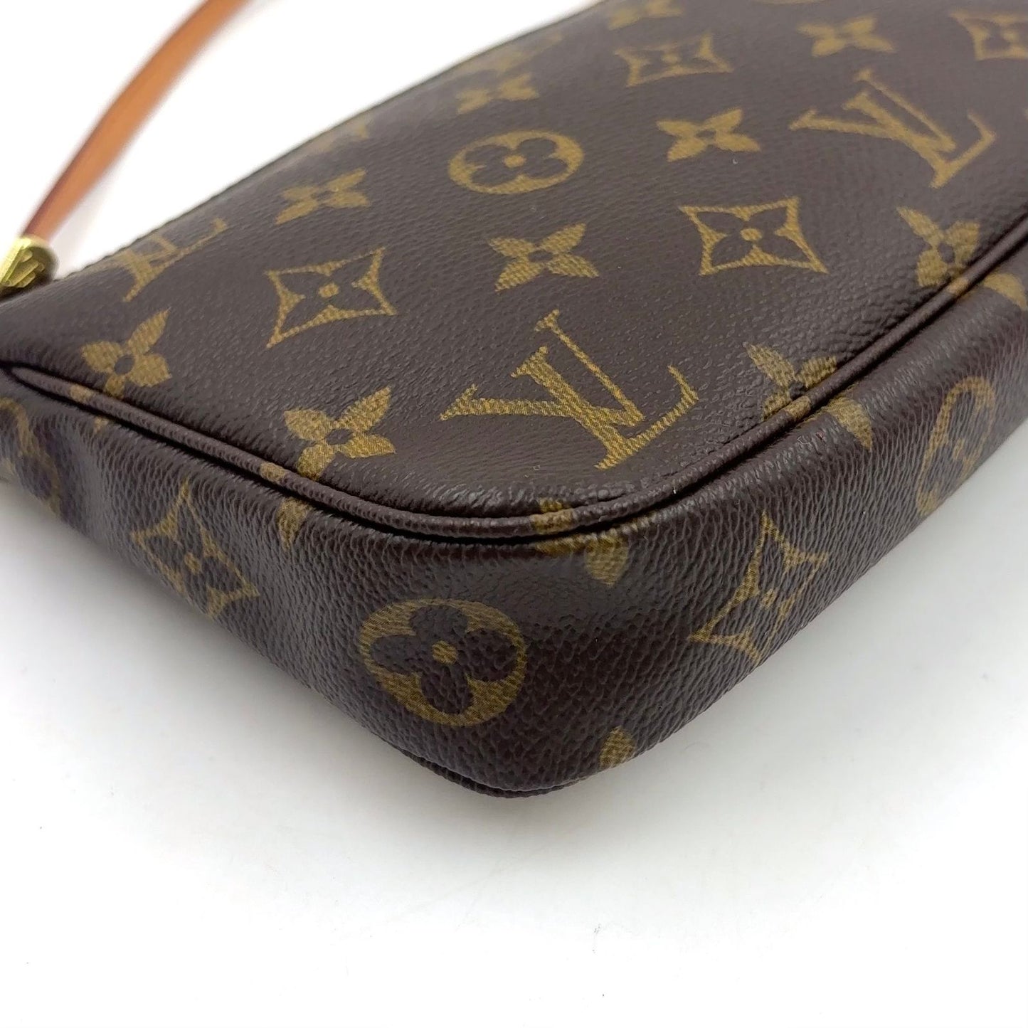 Louis Vuitton Pochette Monogram Leather Brown Handbag Gold — view 8